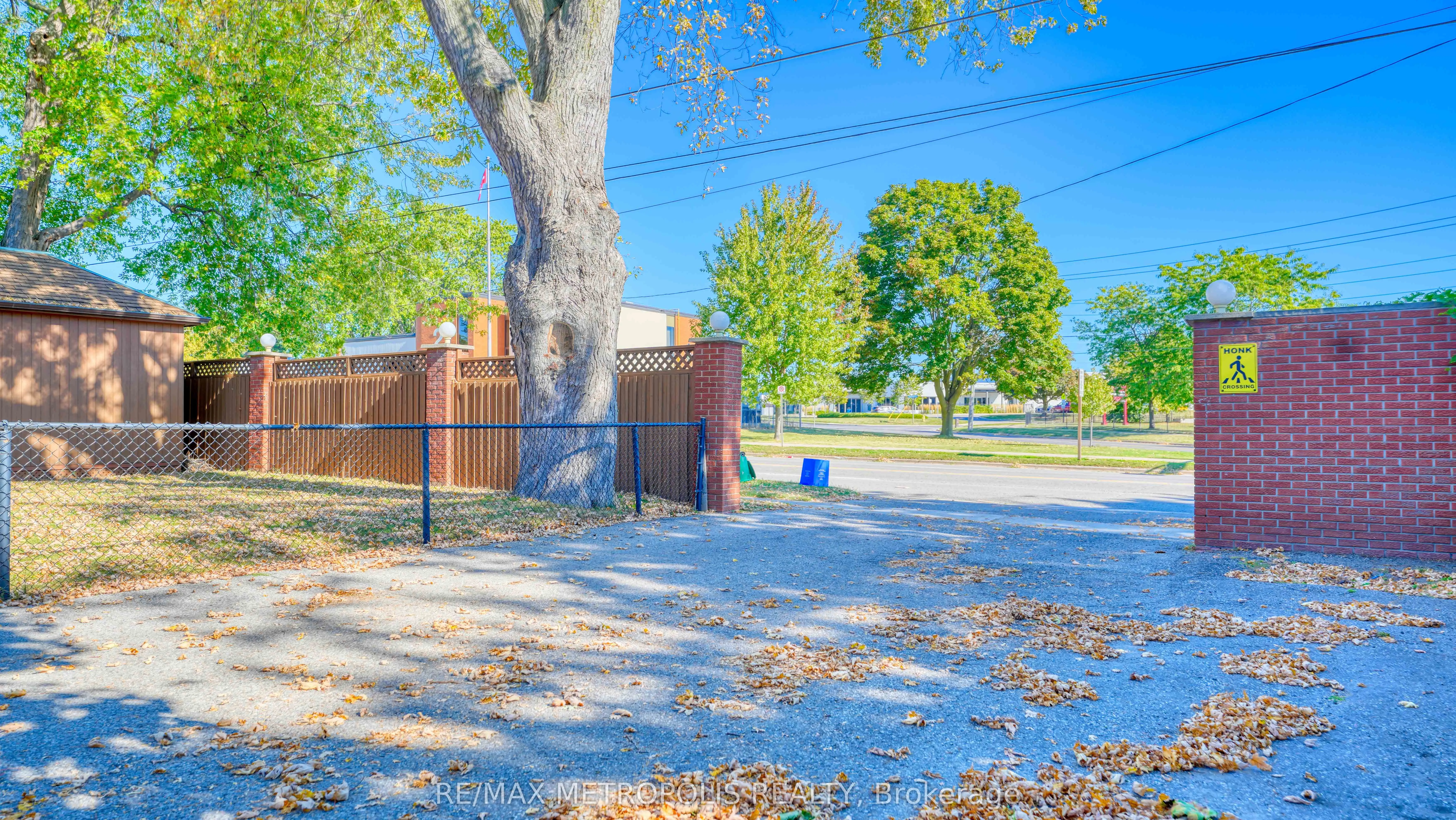 1110 Simcoe Street S, #Basement #6