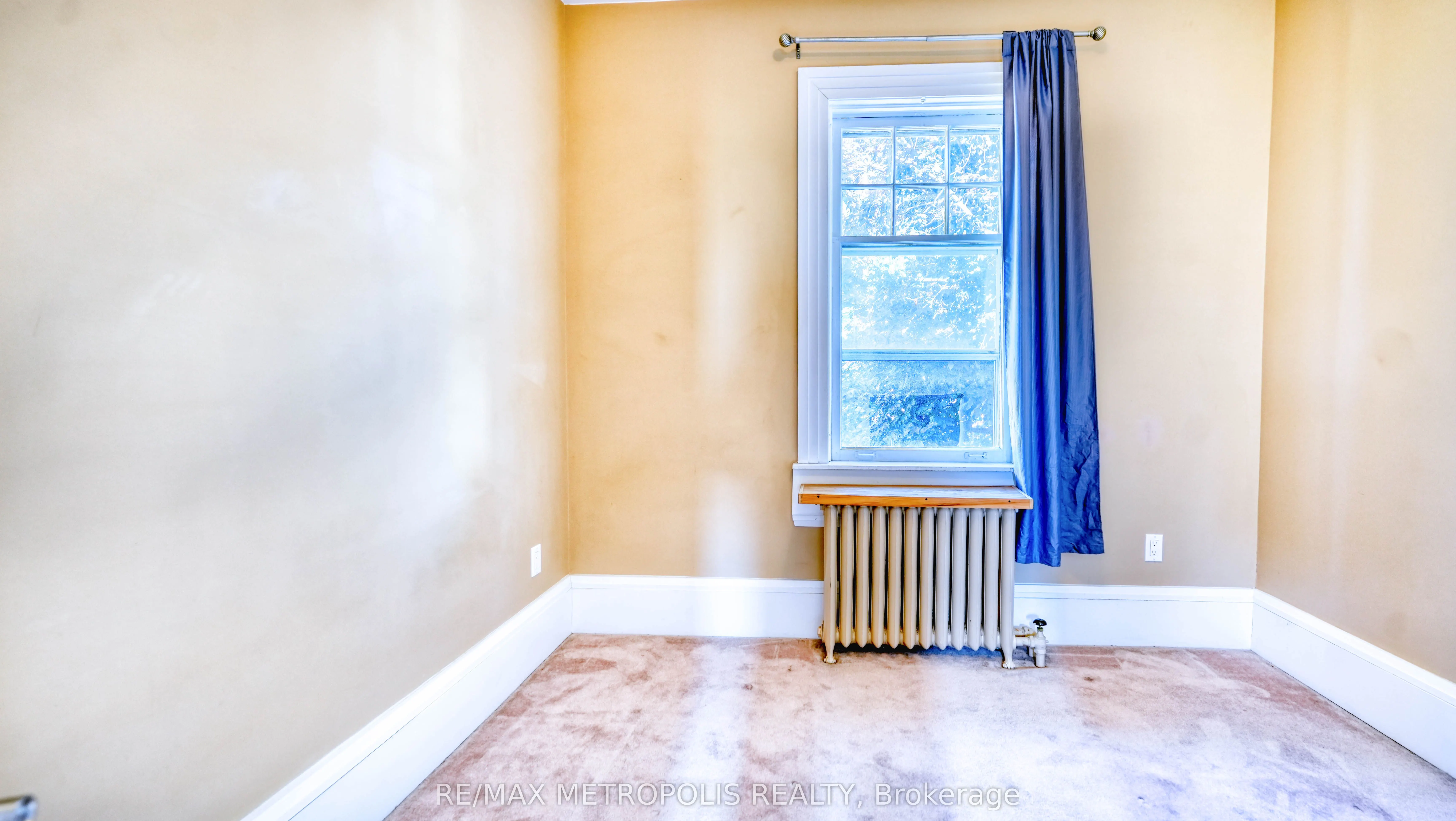 1110 Simcoe Street S, #Basement #6
