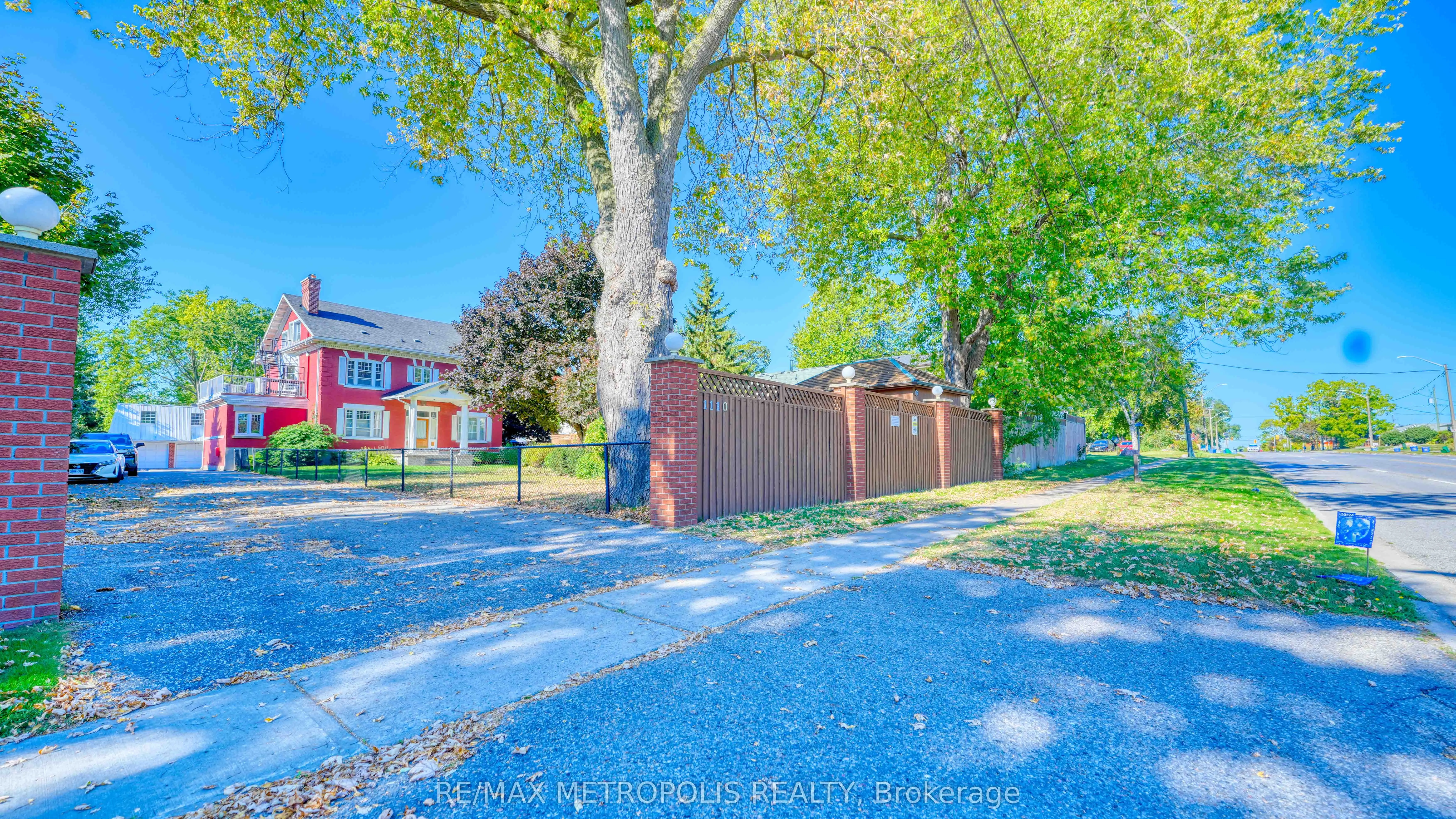 1110 Simcoe Street S, #Basement #6