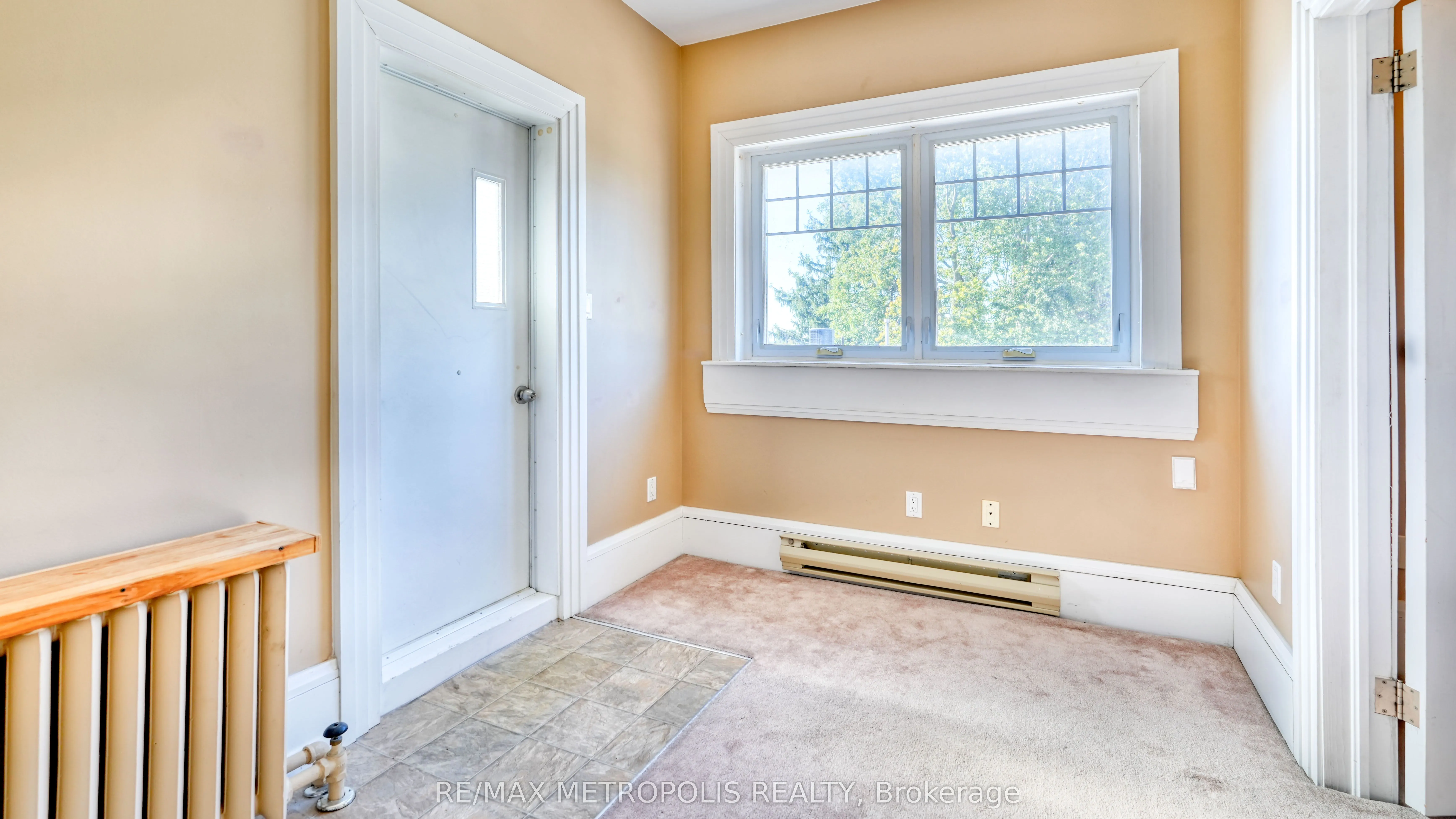 1110 Simcoe Street S, #Basement #6
