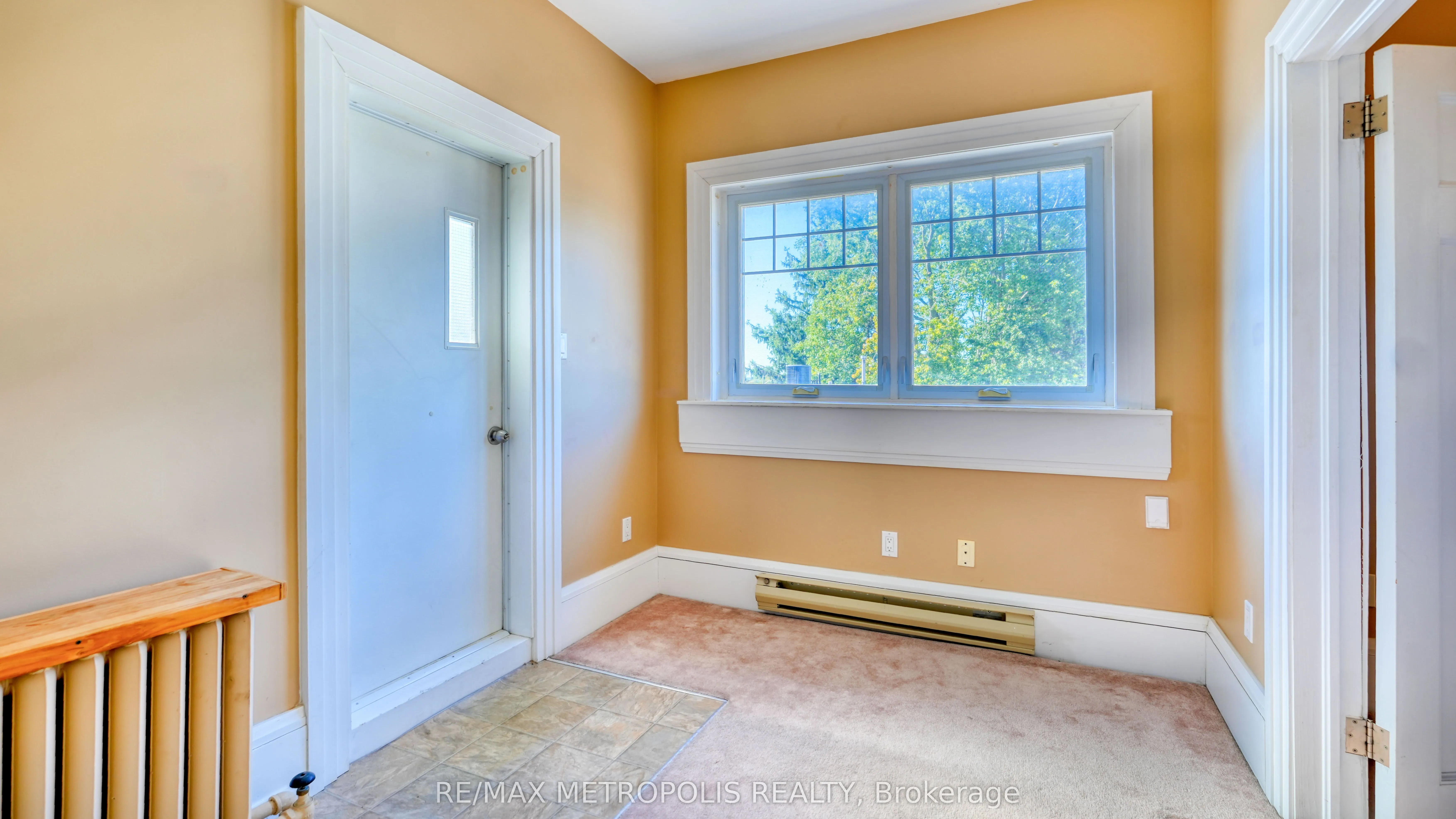 1110 Simcoe Street S, #Basement #6