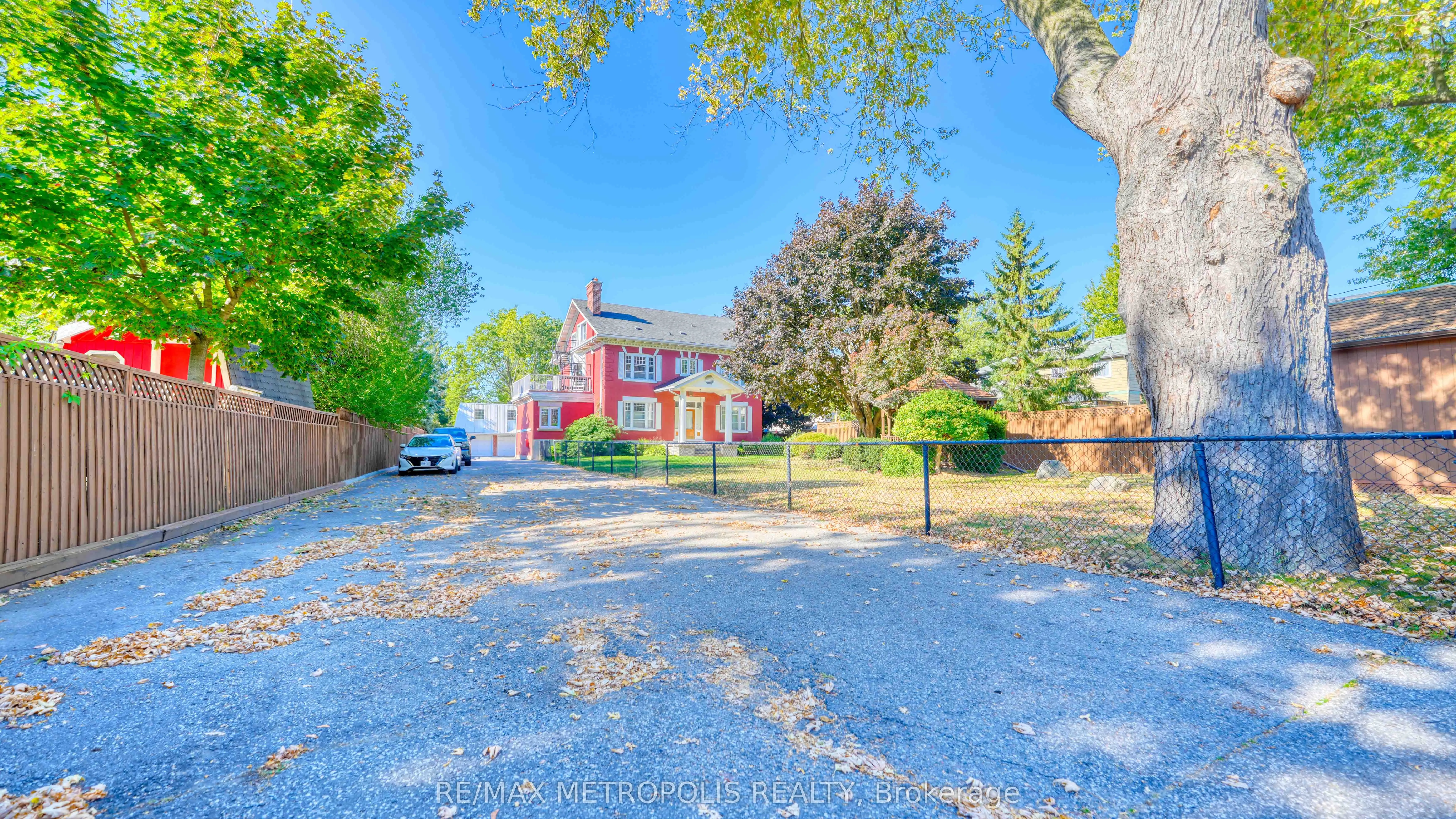 1110 Simcoe Street S, #Basement #6