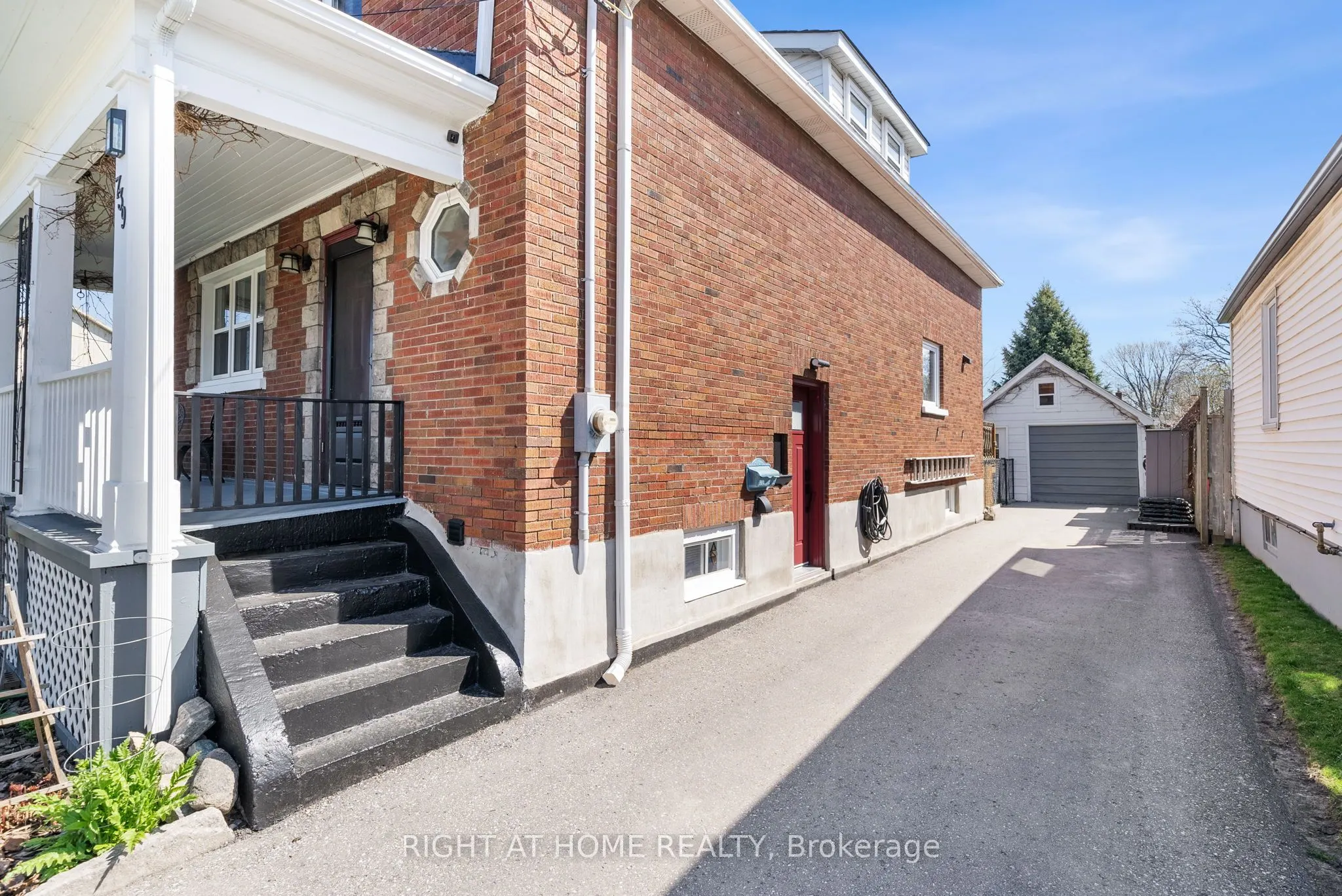 739 Albert Street