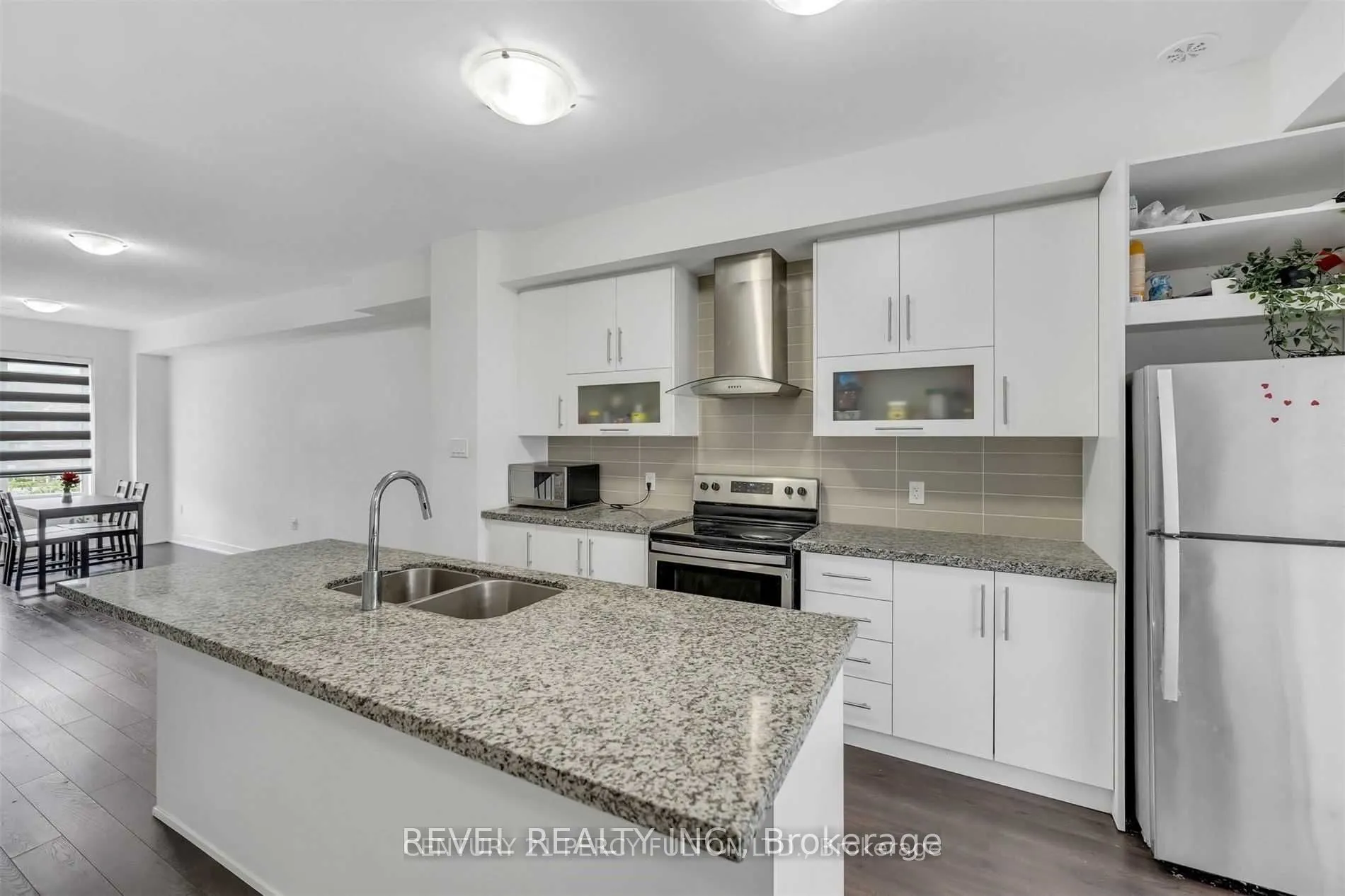 21 Donald Fleming Way