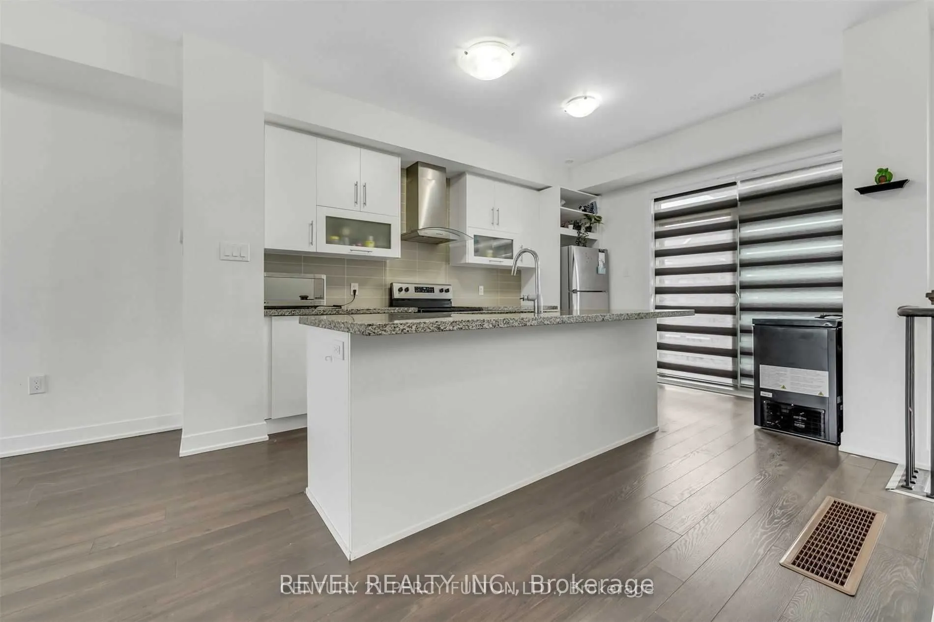 21 Donald Fleming Way