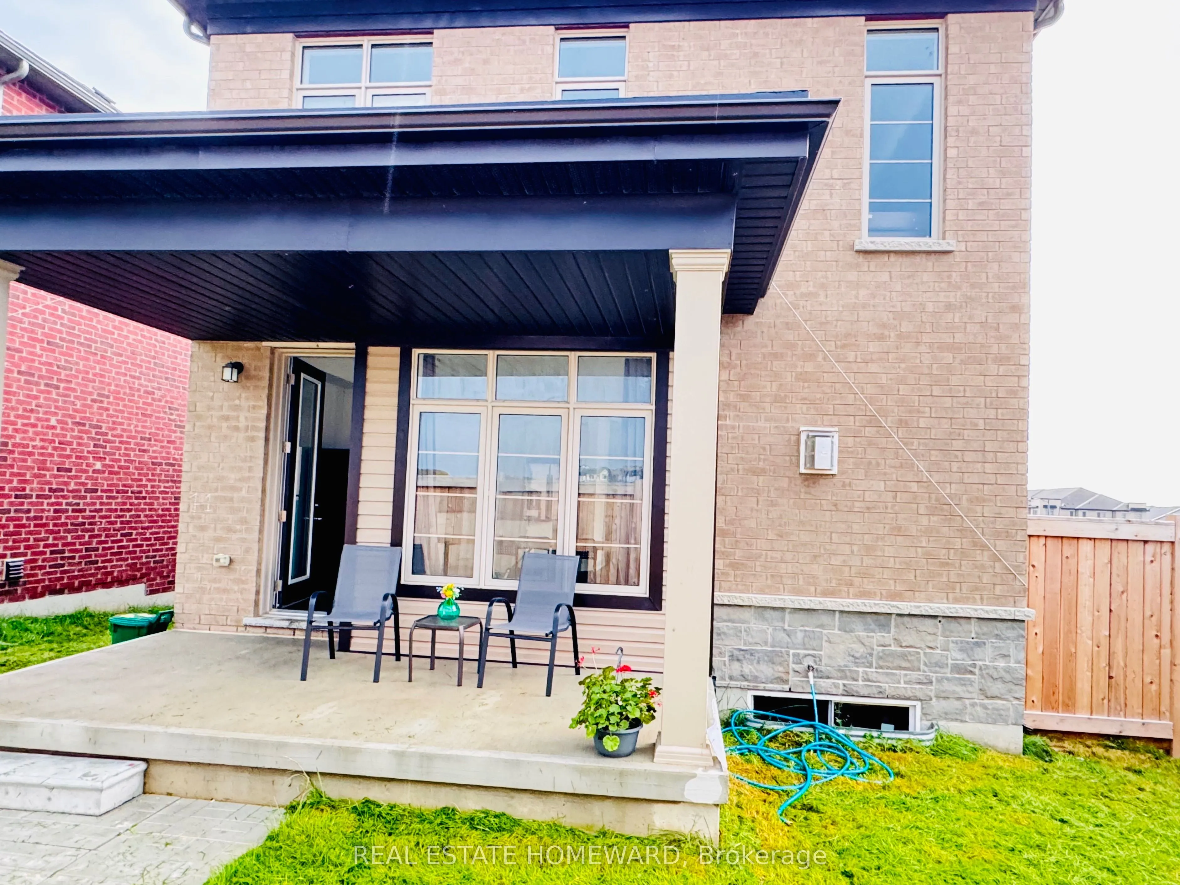 960 Lockie Drive