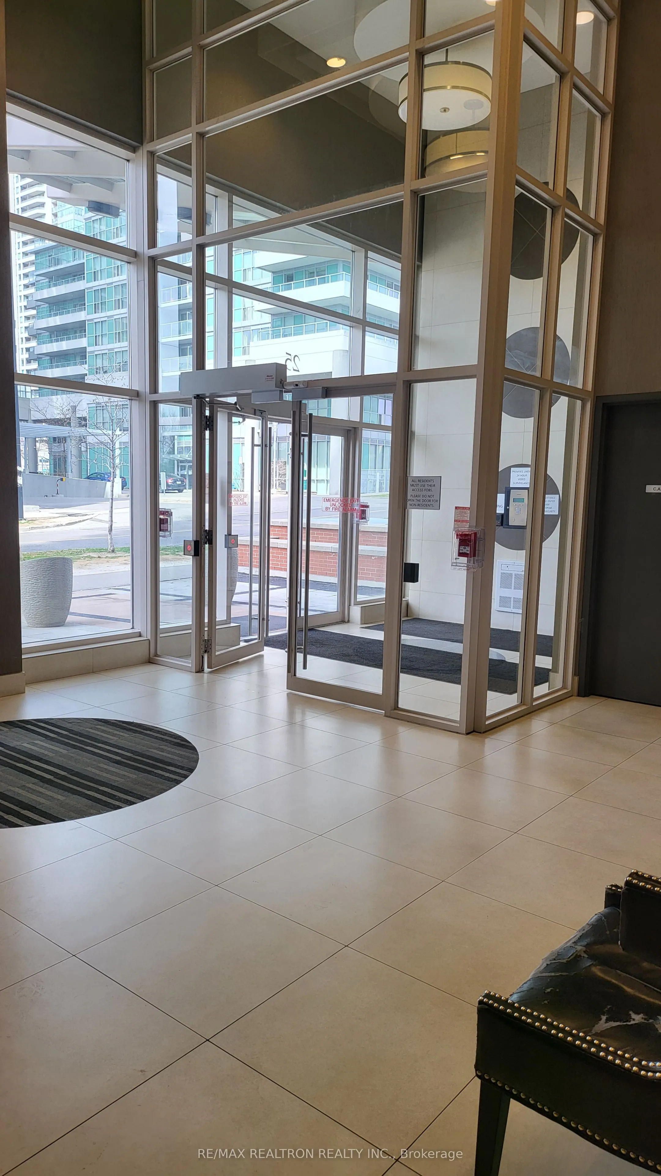 25 Town Centre Court, #5