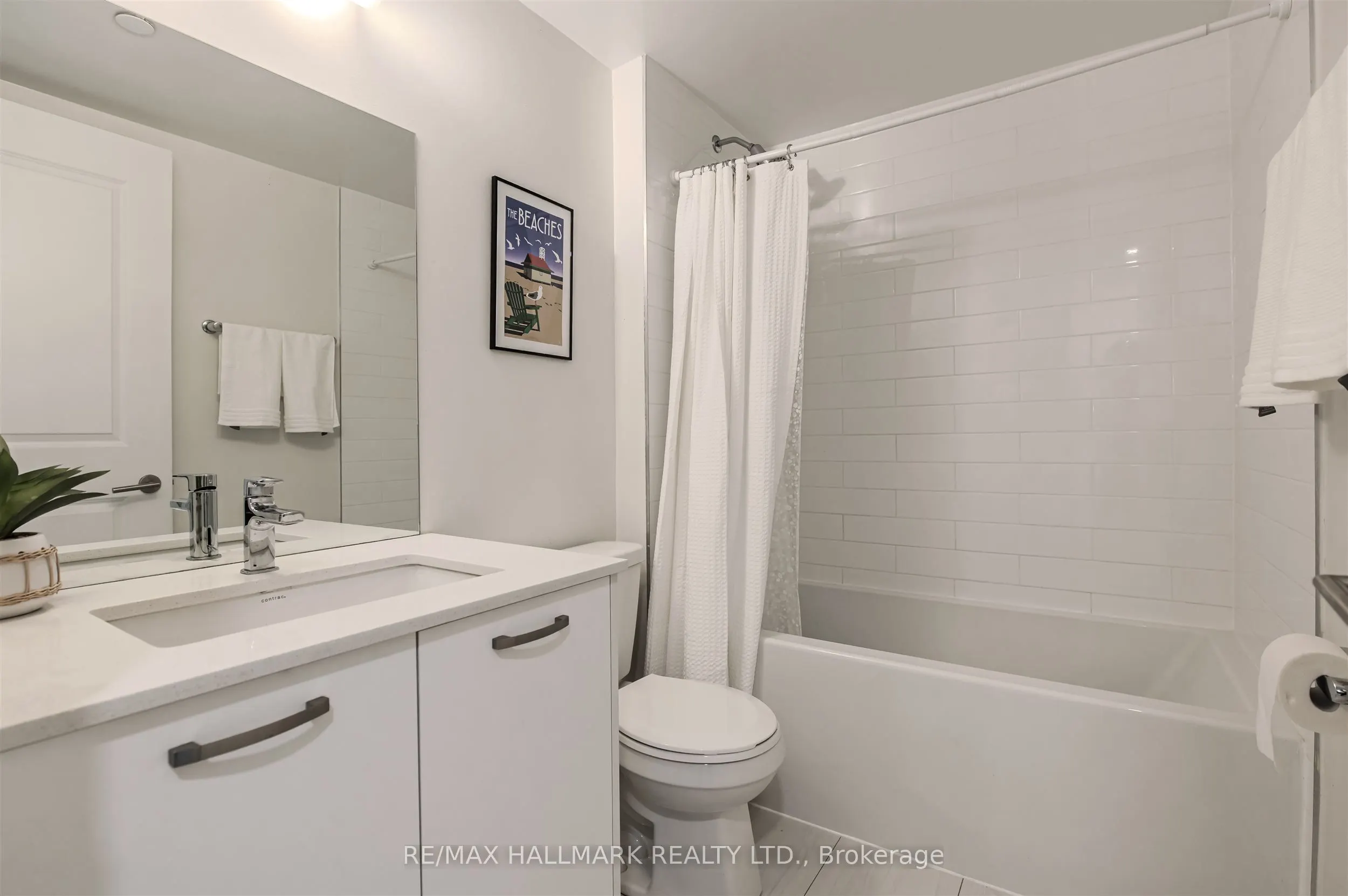 1630 queen Street E, #321