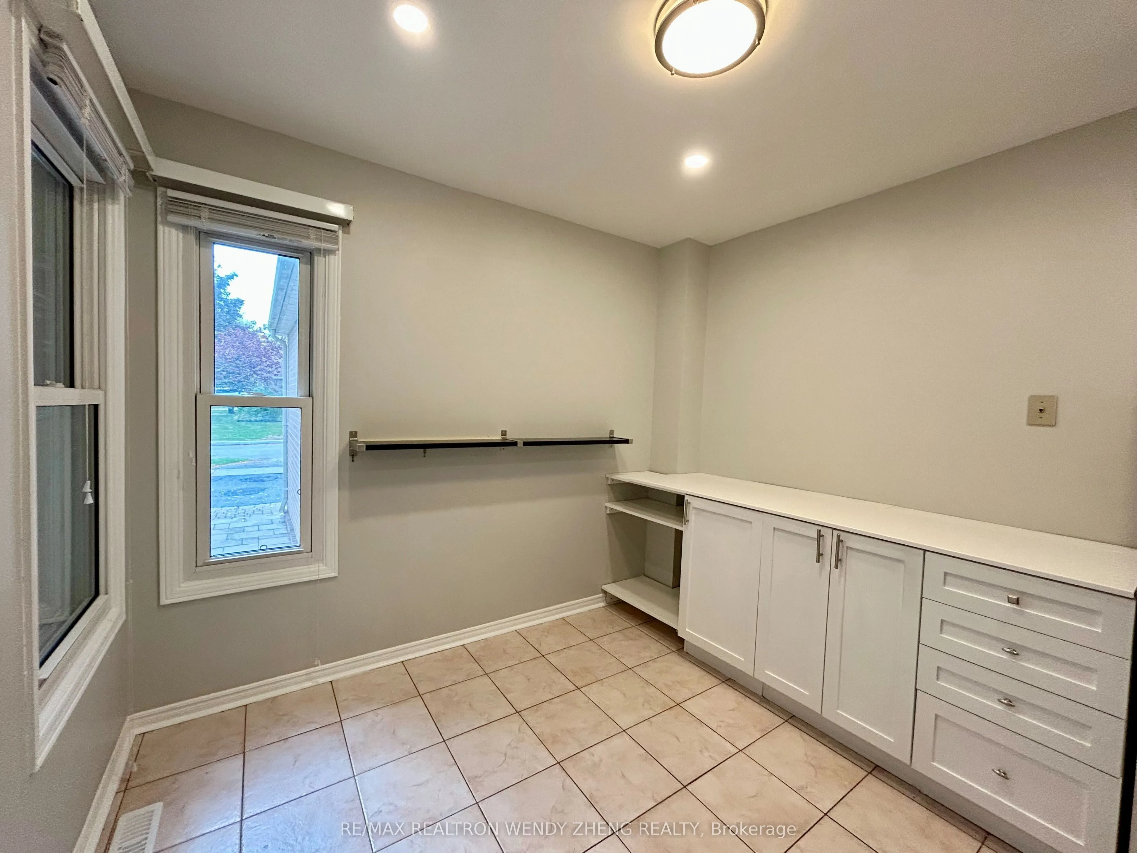230 Enchanted Hills Crescent