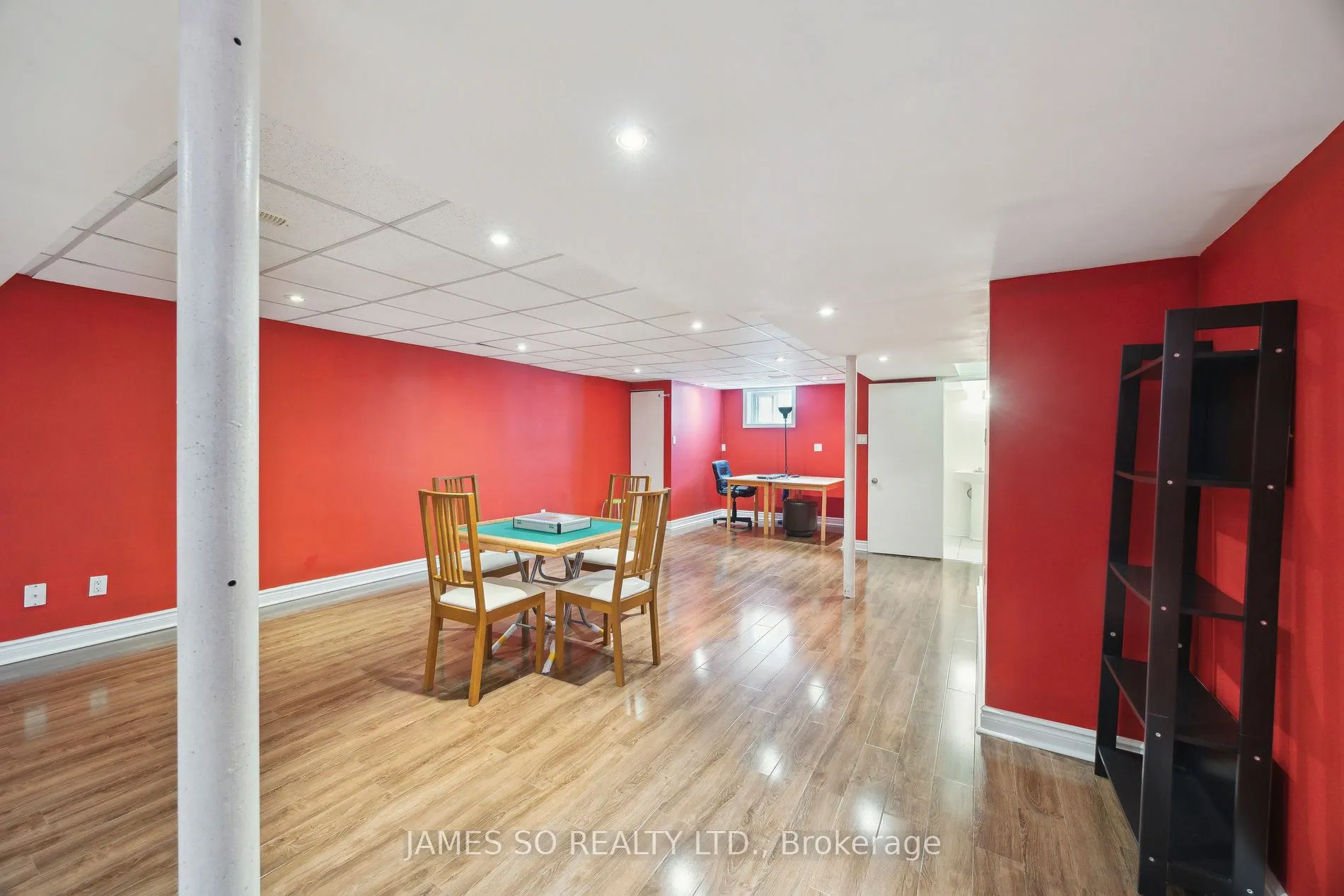 32 Relroy Court