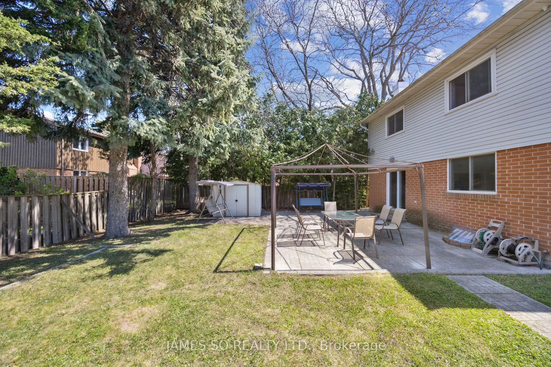 32 Relroy Court