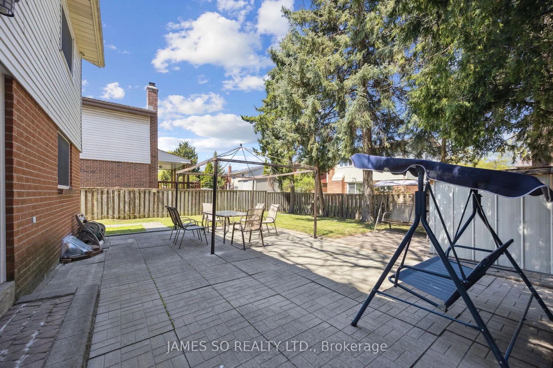 32 Relroy Court