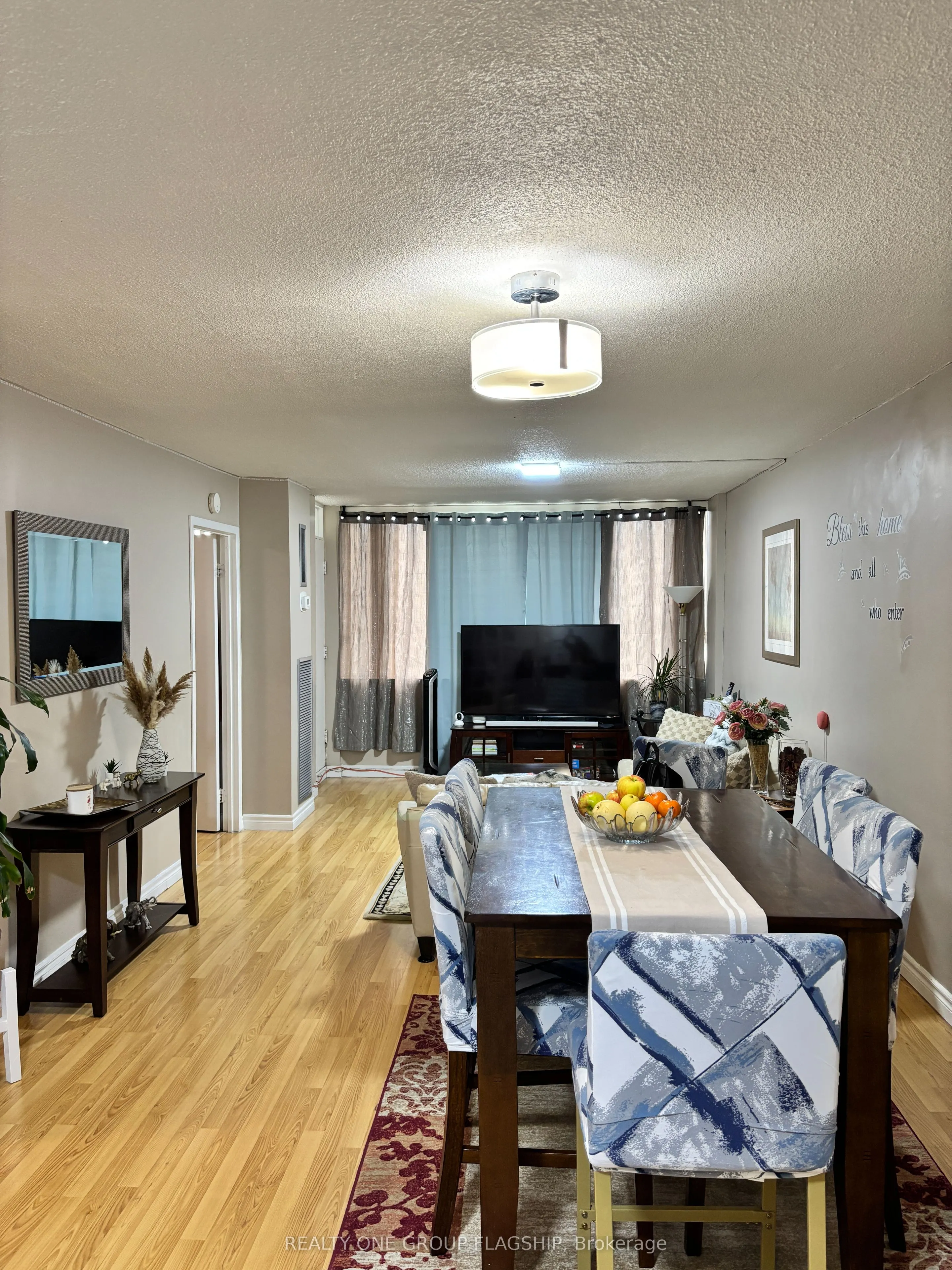 25 Silver Springs Boulevard, #806