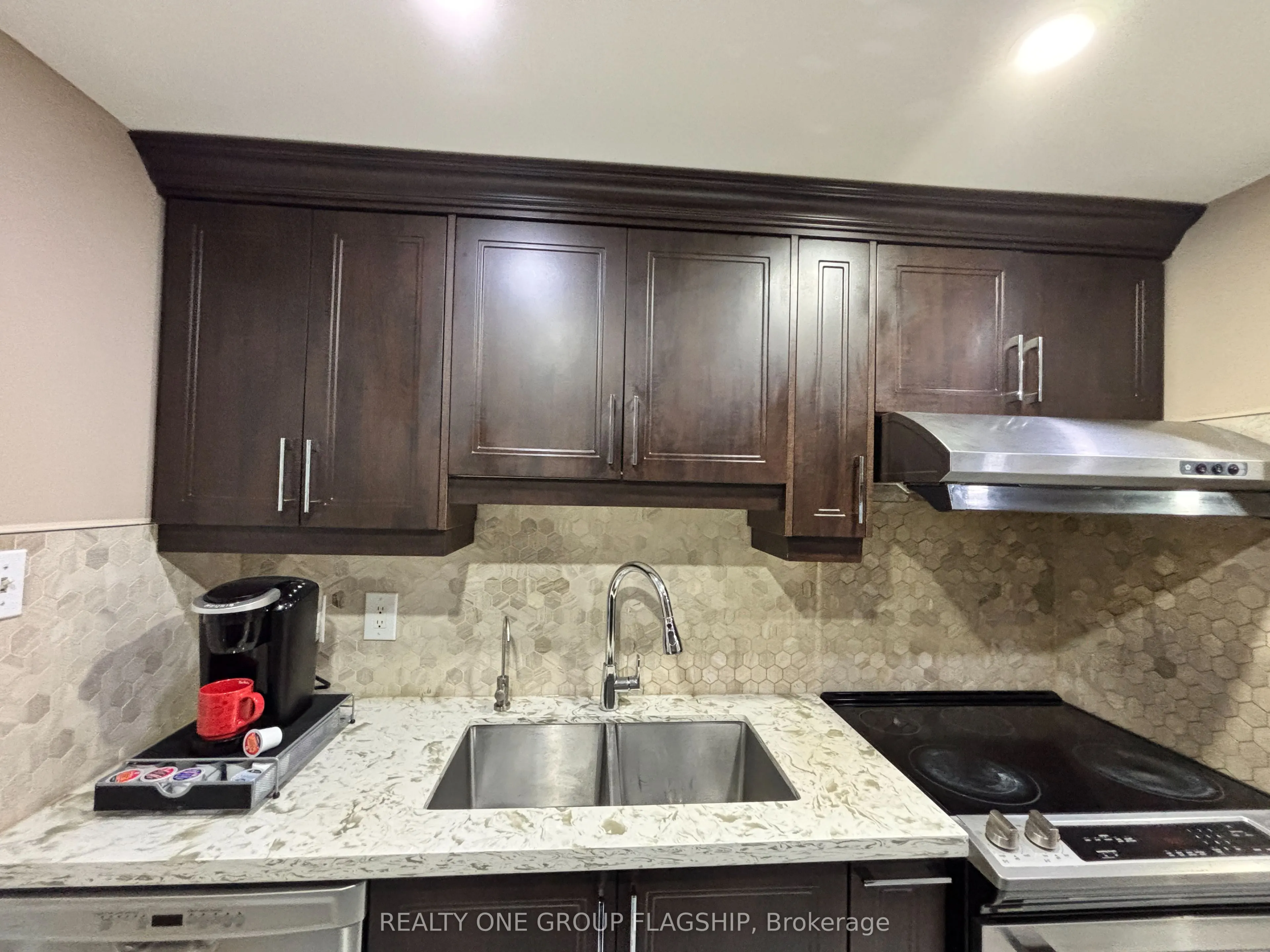 25 Silver Springs Boulevard, #806