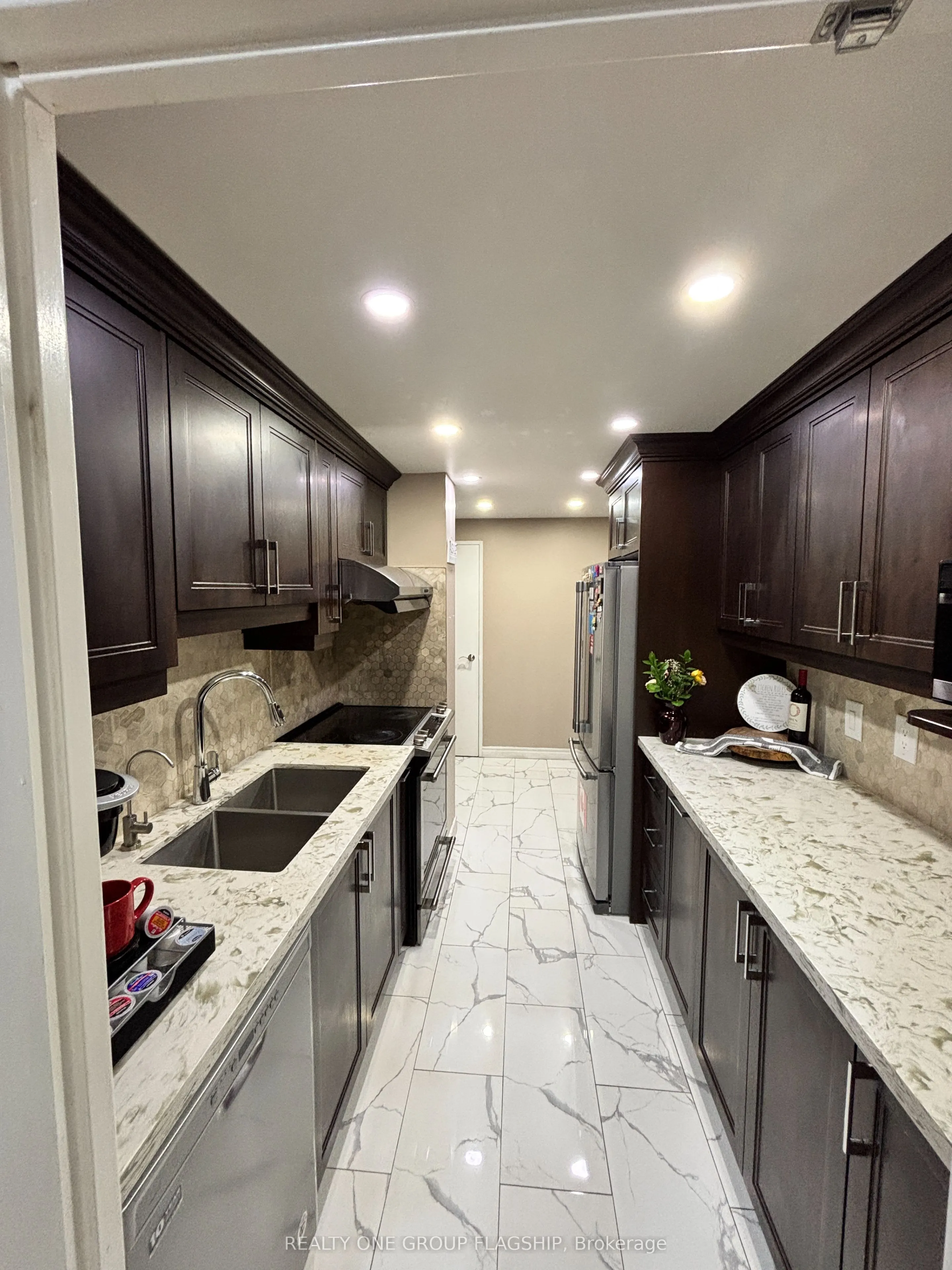 25 Silver Springs Boulevard, #806