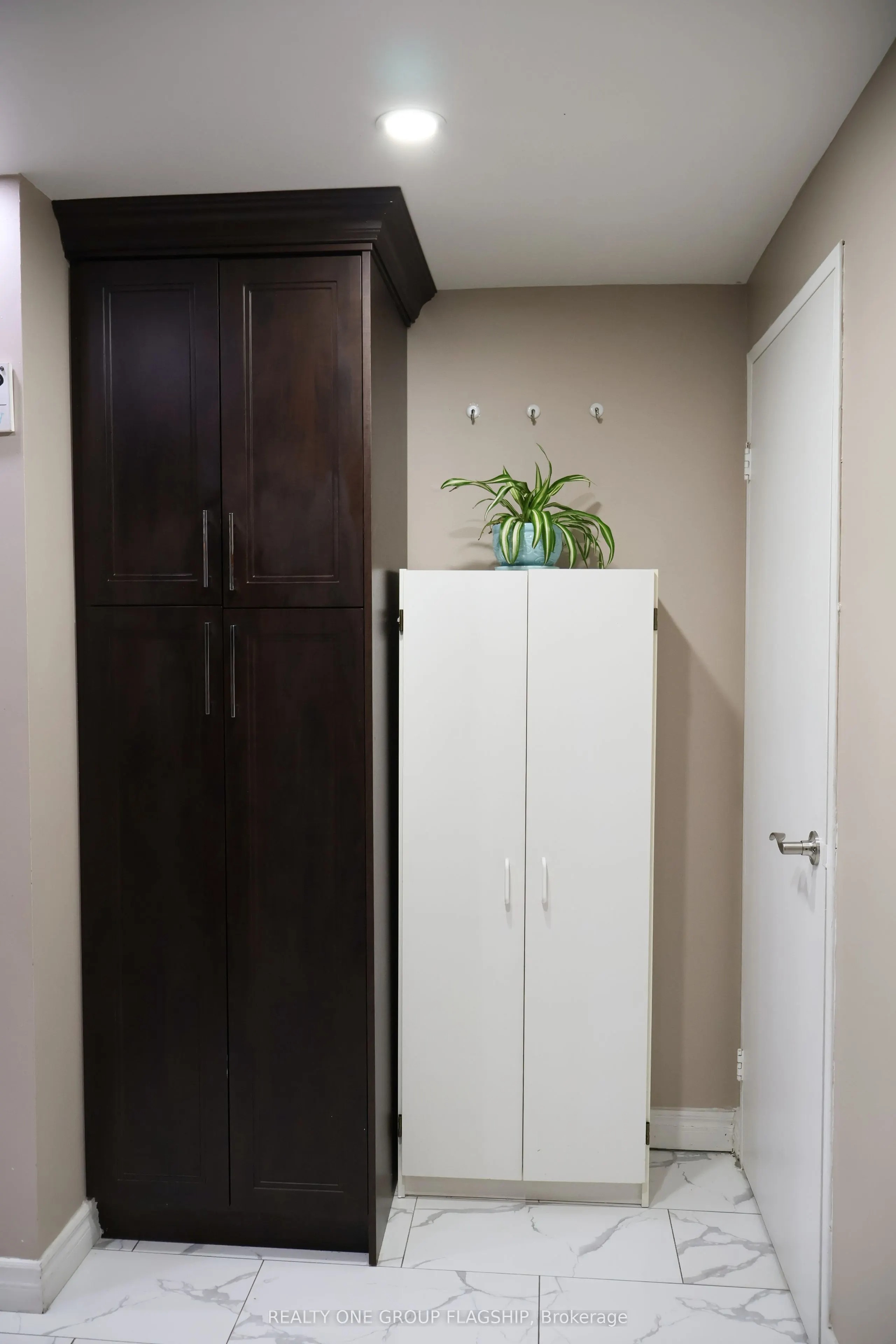 25 Silver Springs Boulevard, #806