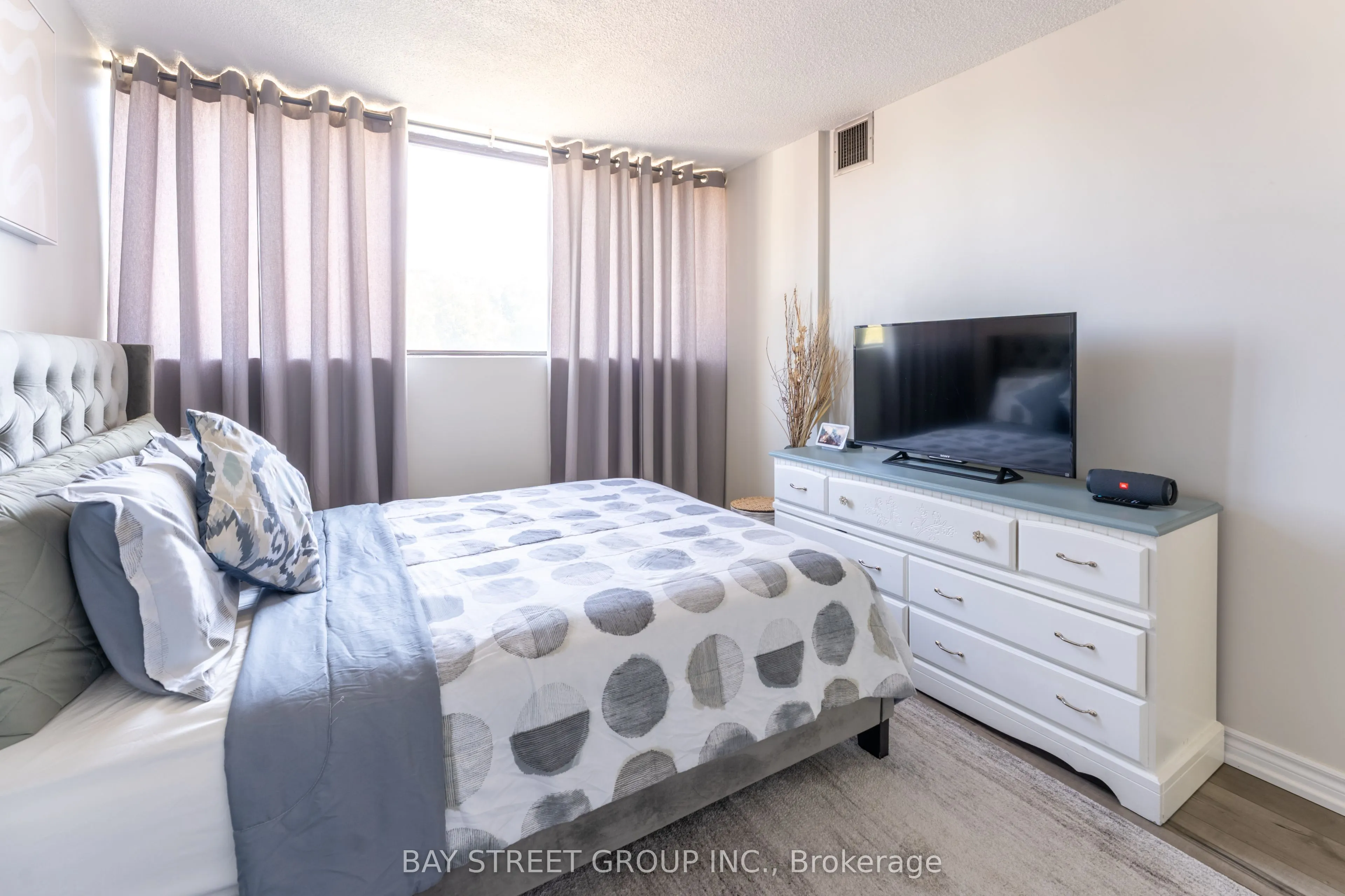 99 Blackwell Avenue, #211