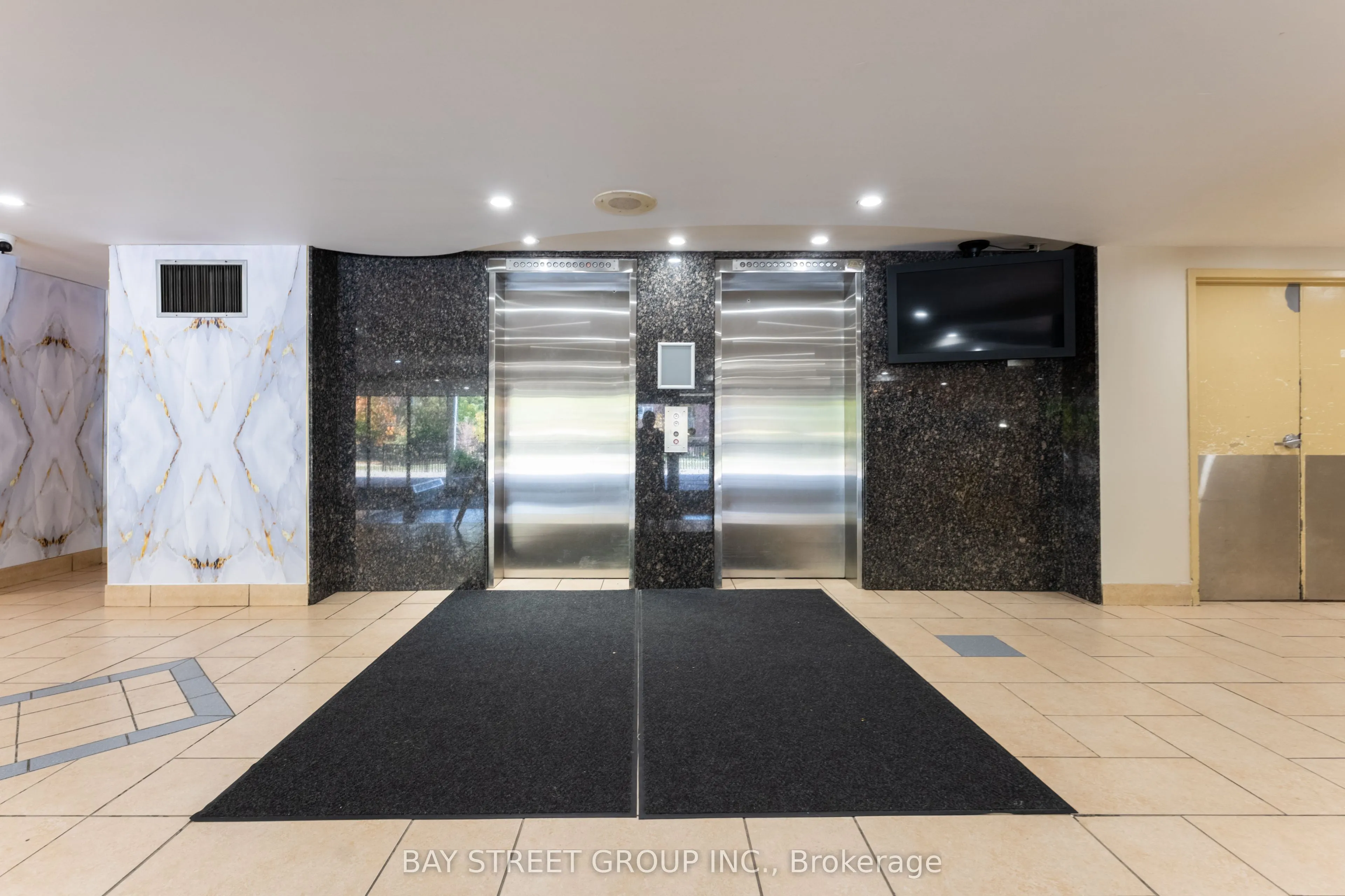 99 Blackwell Avenue, #211