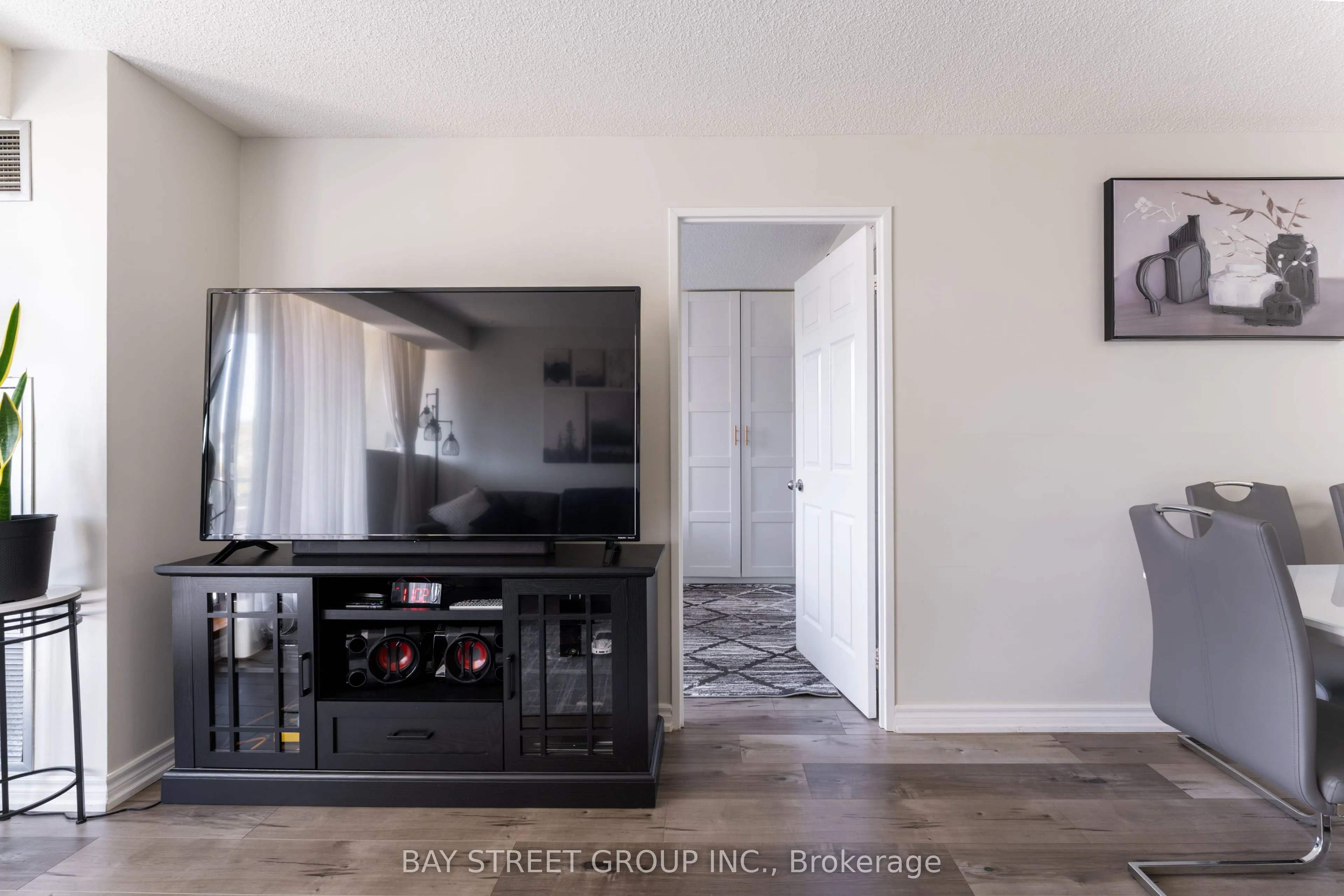 99 Blackwell Avenue, #211
