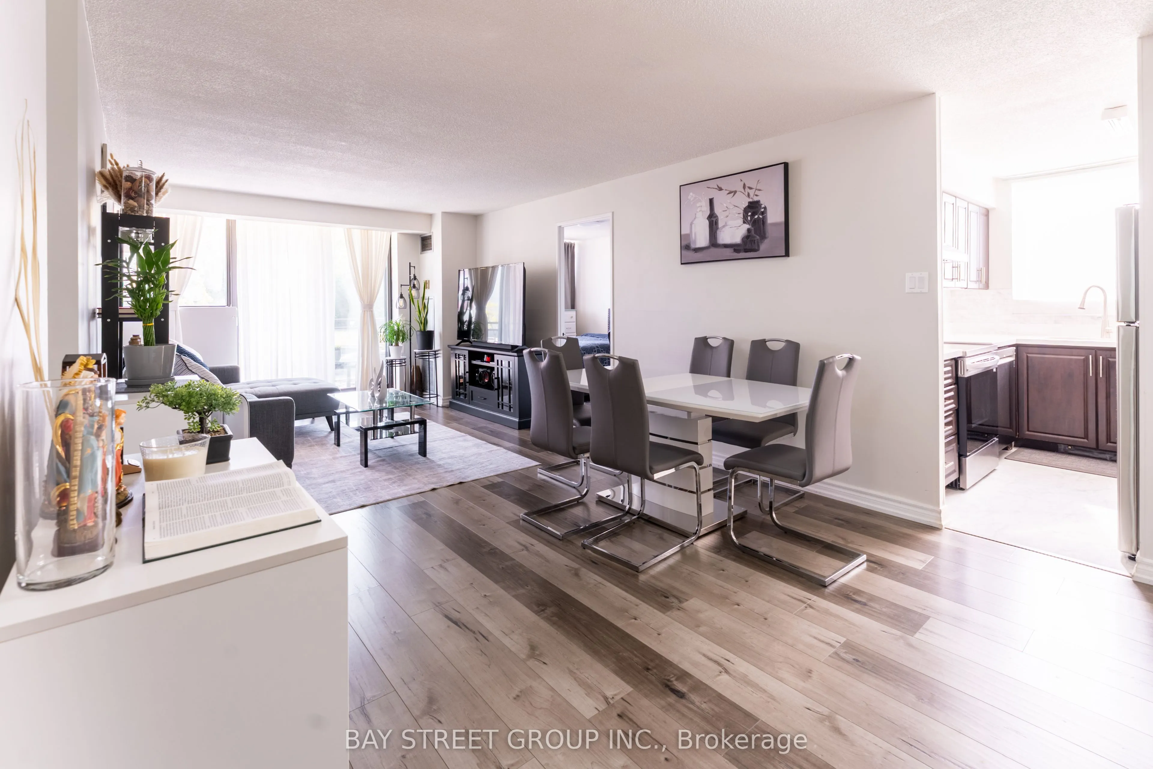 99 Blackwell Avenue, #211