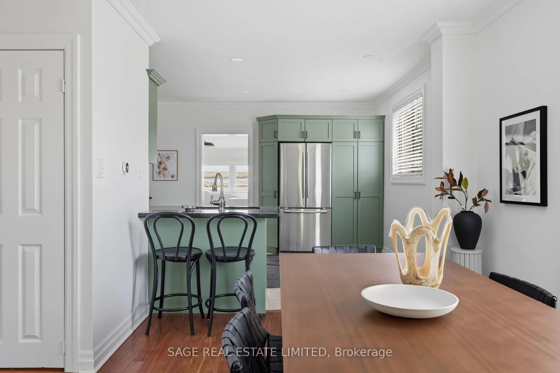 2021 Gerrard Street E