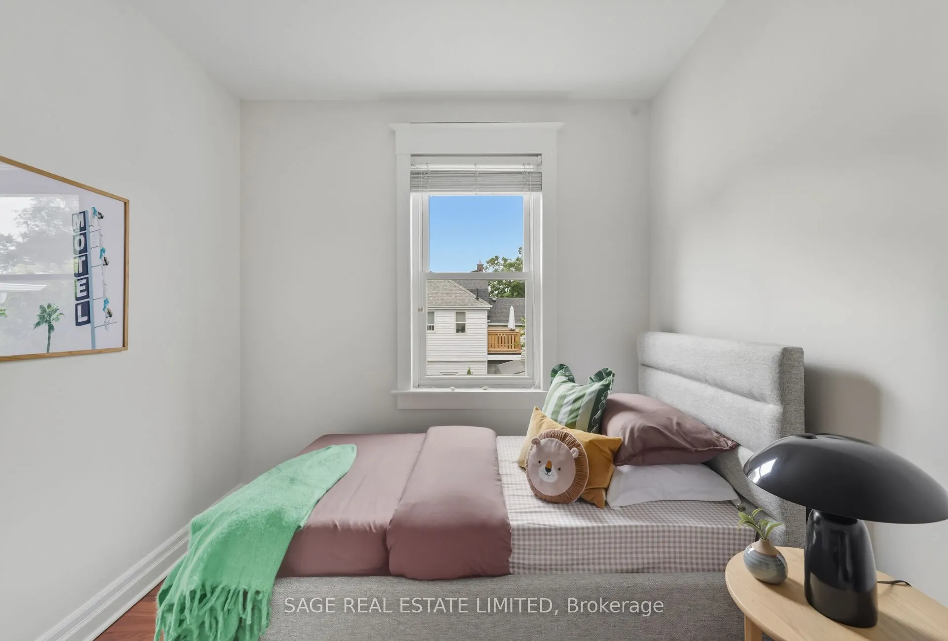 2021 Gerrard Street E