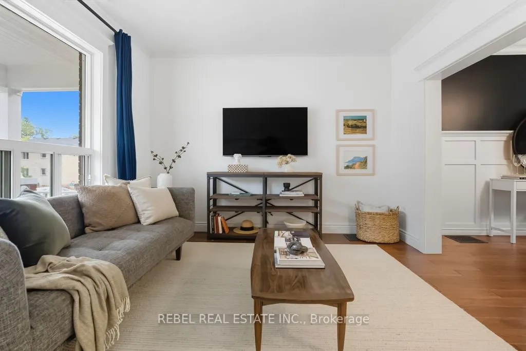 96 Elgin Street W