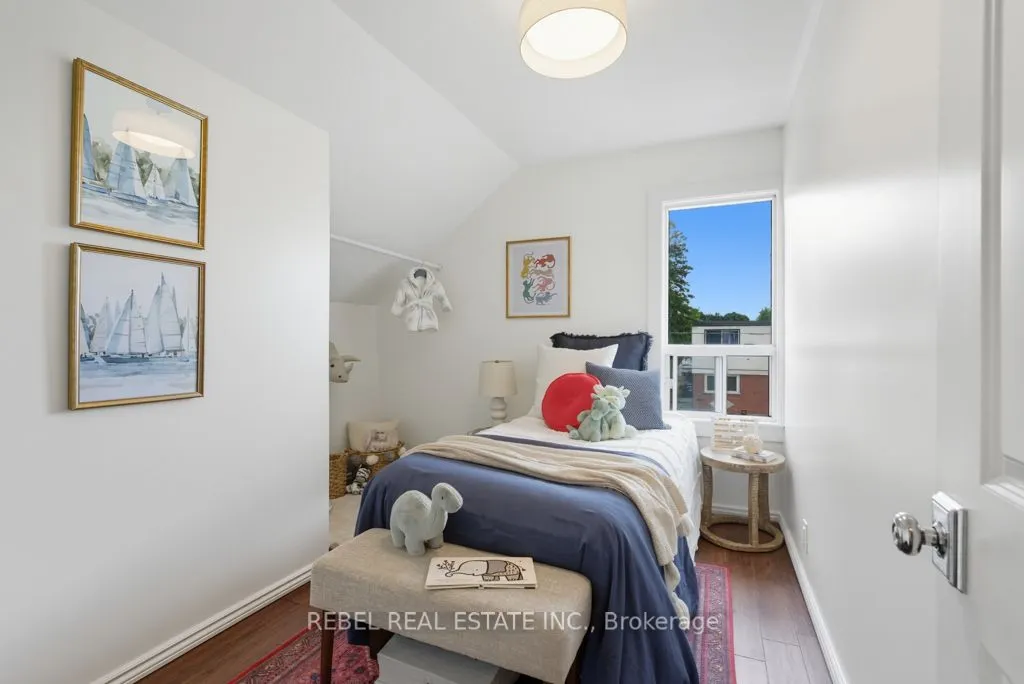 96 Elgin Street W