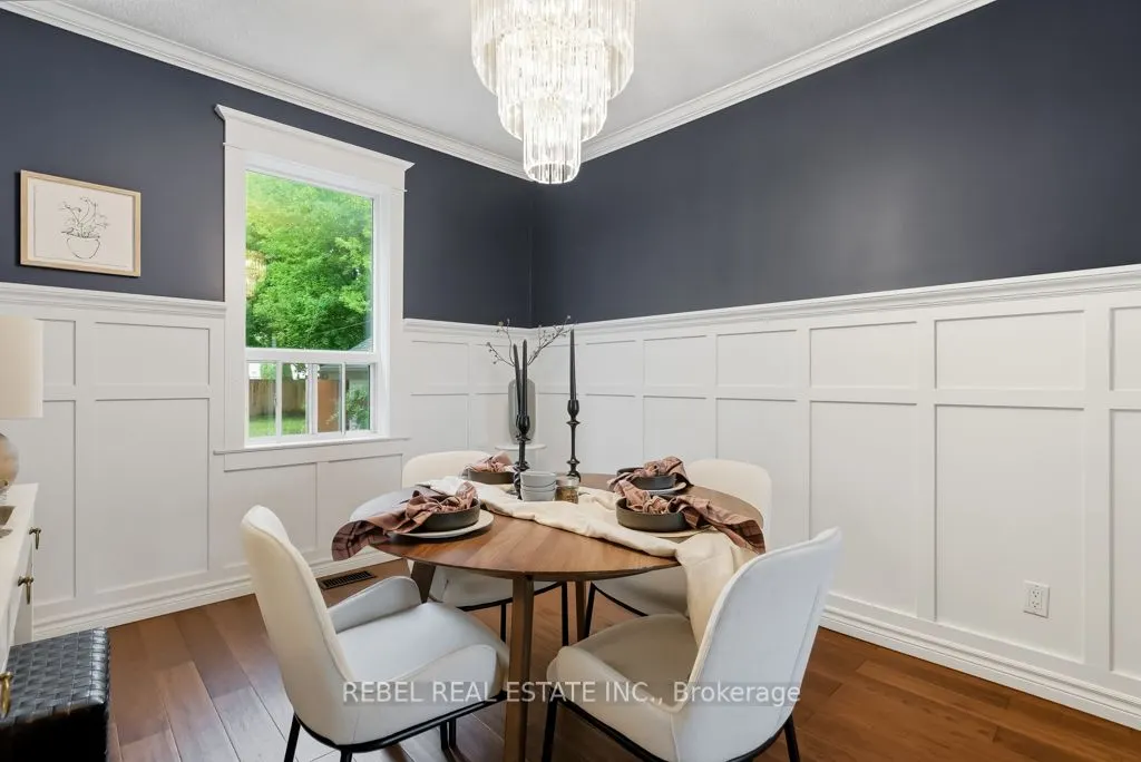 96 Elgin Street W