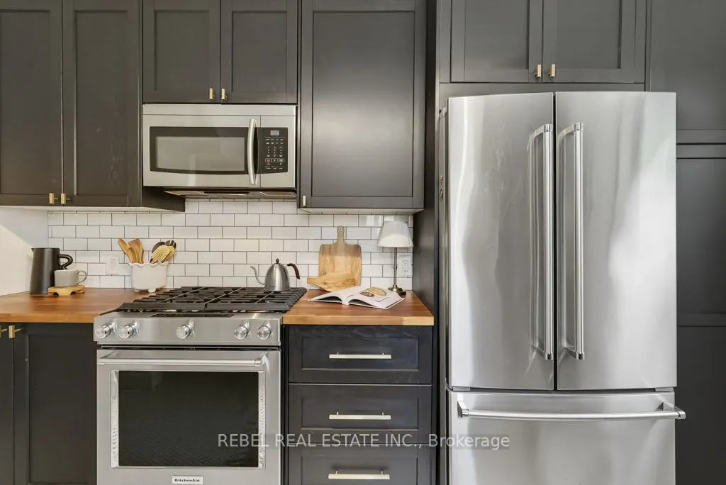 96 Elgin Street W