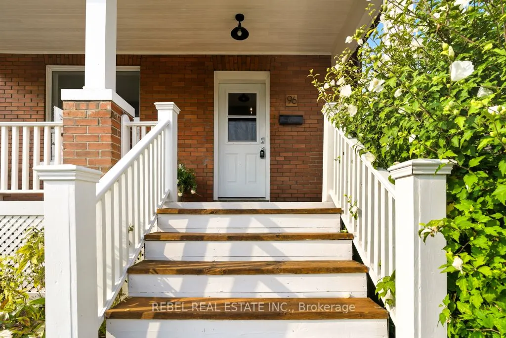 96 Elgin Street W