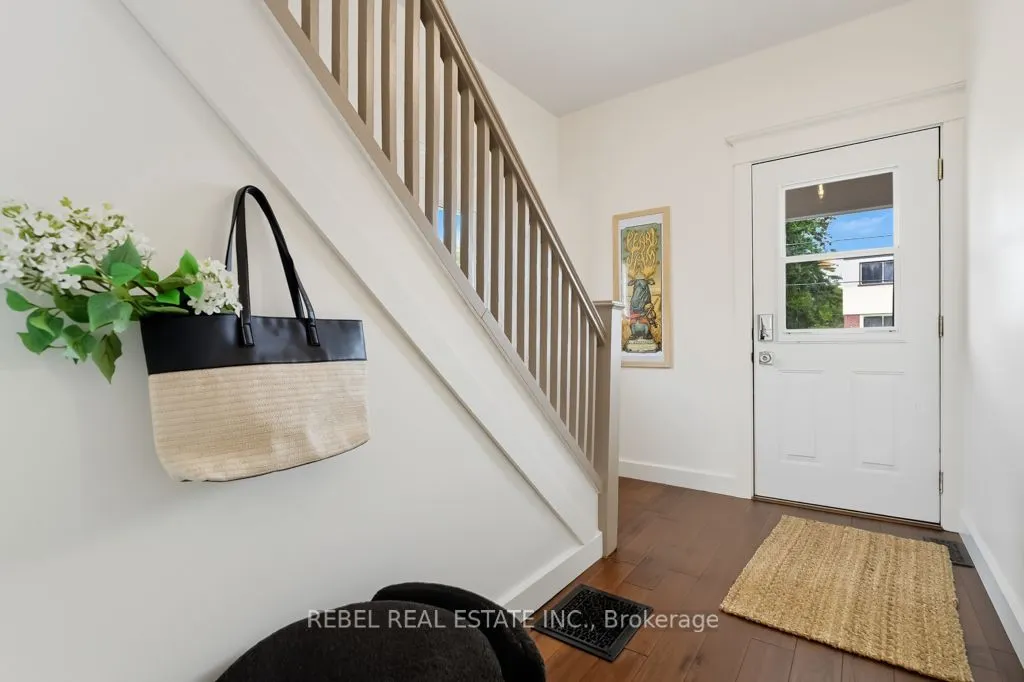 96 Elgin Street W