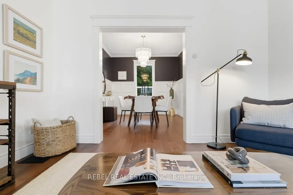 96 Elgin Street W
