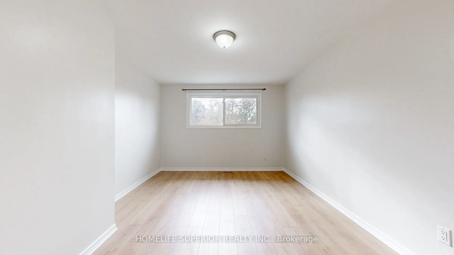 380 Vancouver Crescent