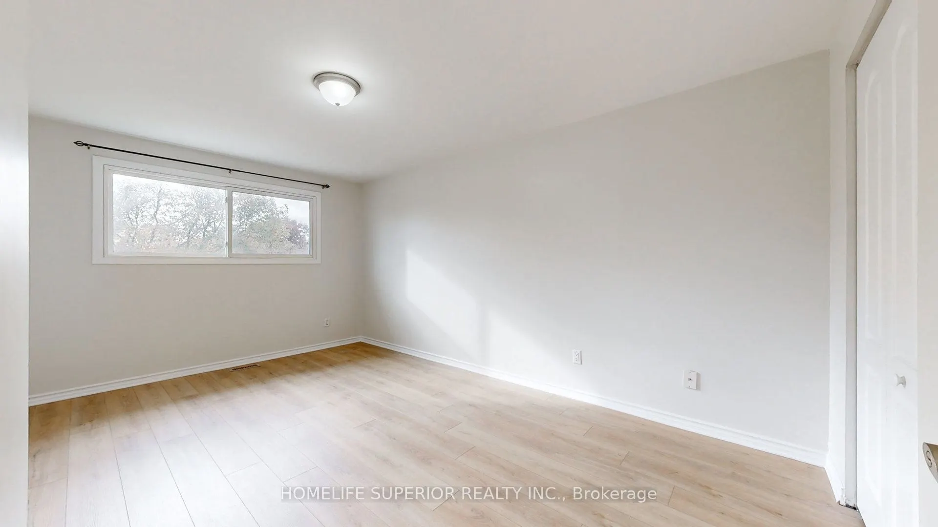 380 Vancouver Crescent