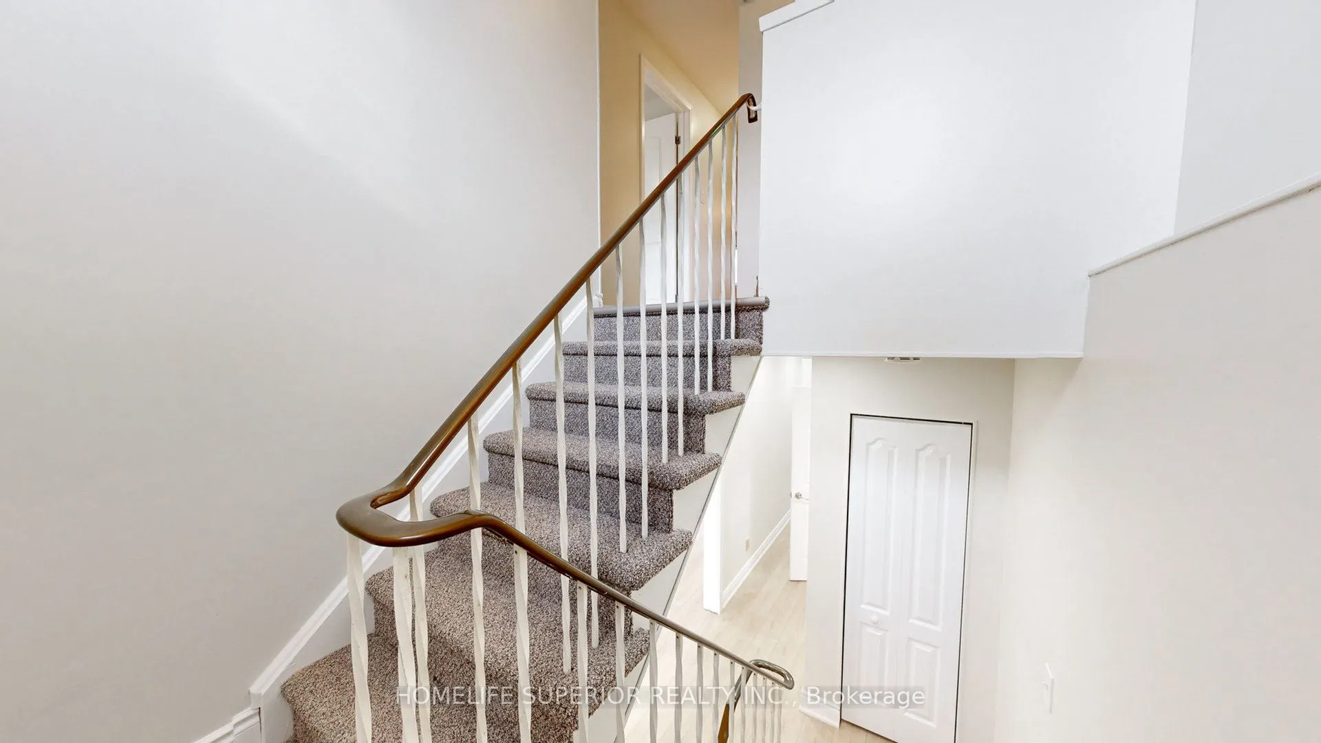 380 Vancouver Crescent