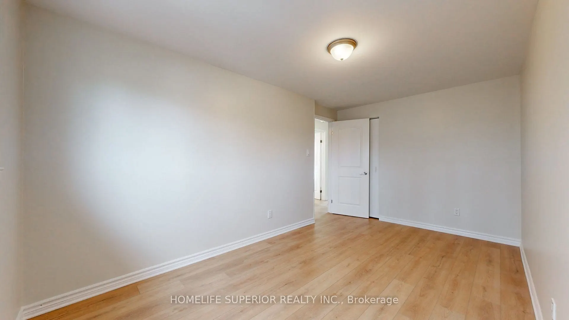 380 Vancouver Crescent