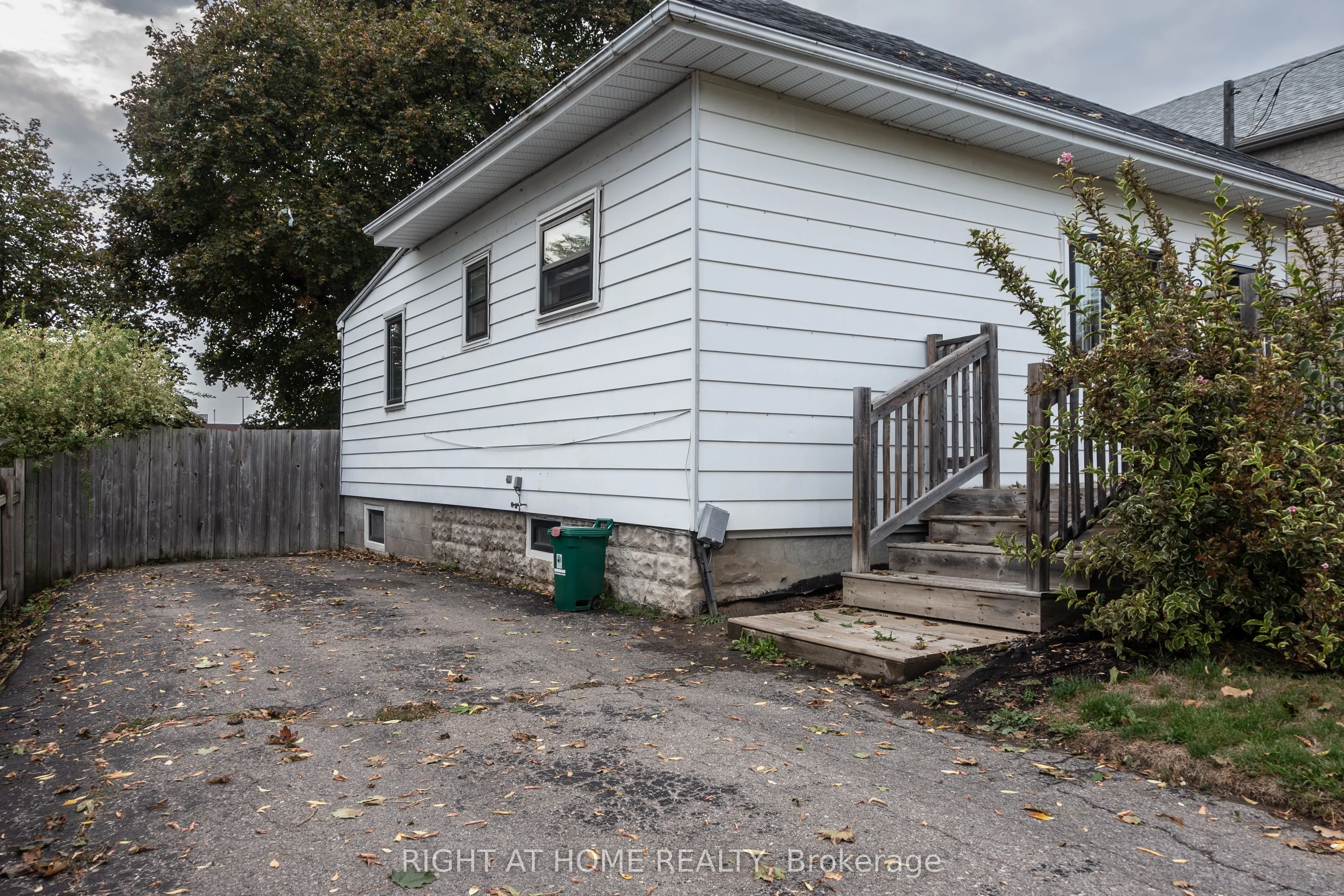 22 Westmount Street