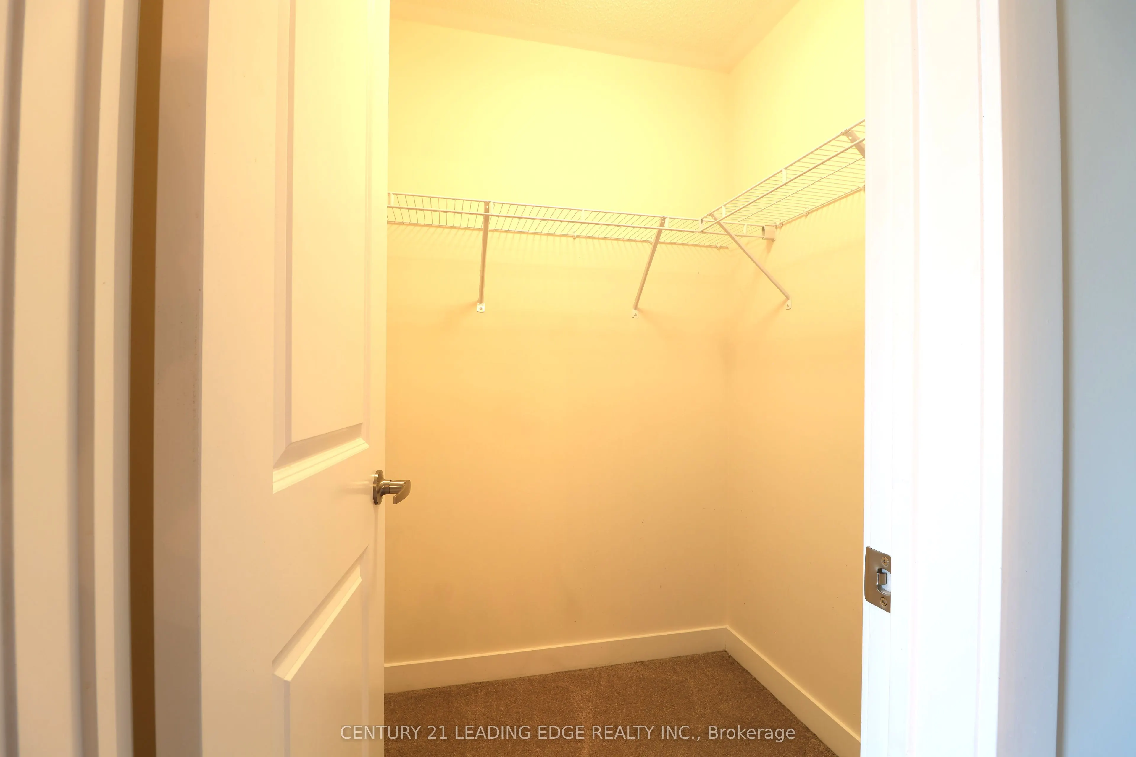 2644 Castlegate Crossing