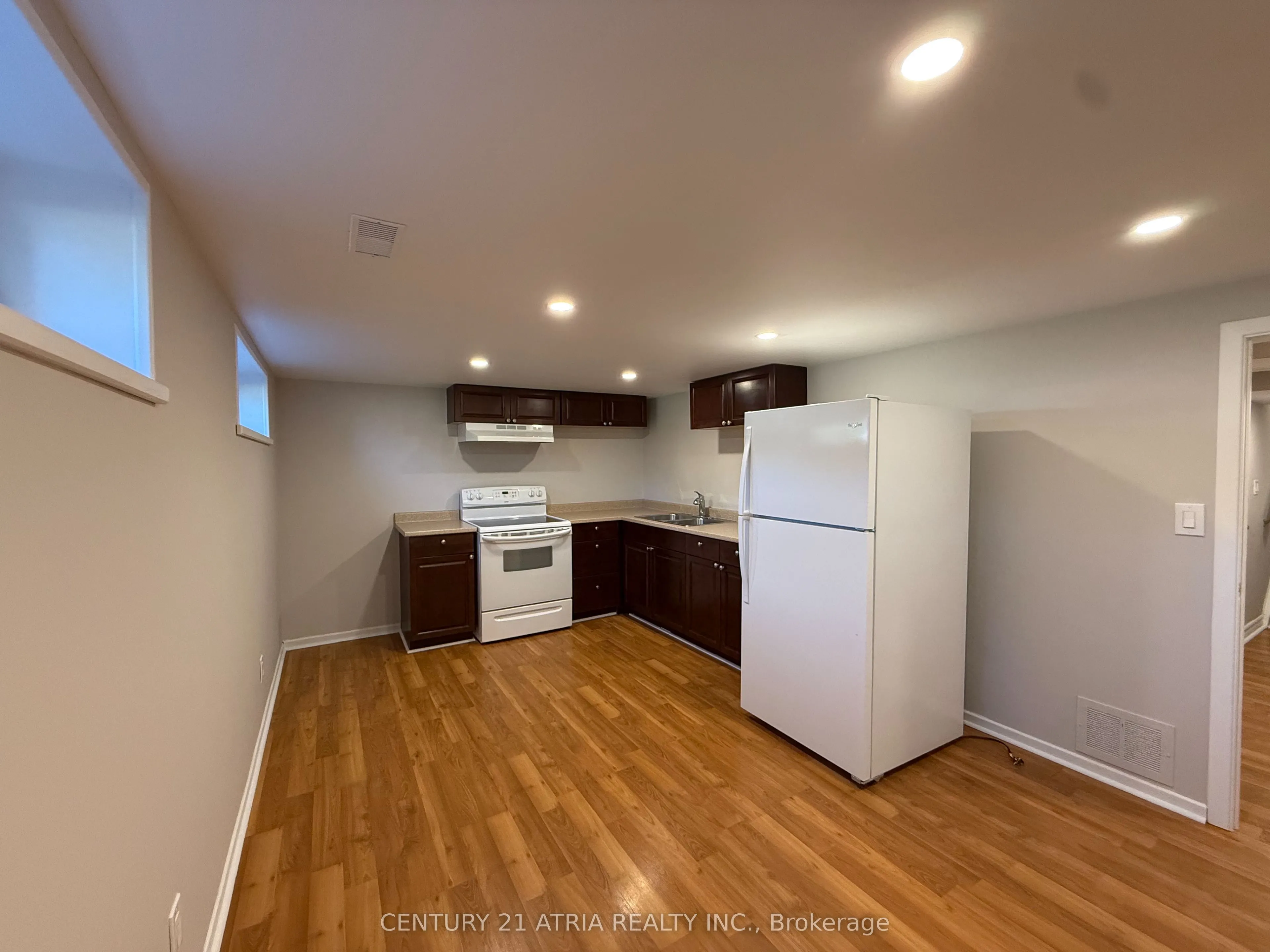 801 Krosno Boulevard, #Lower