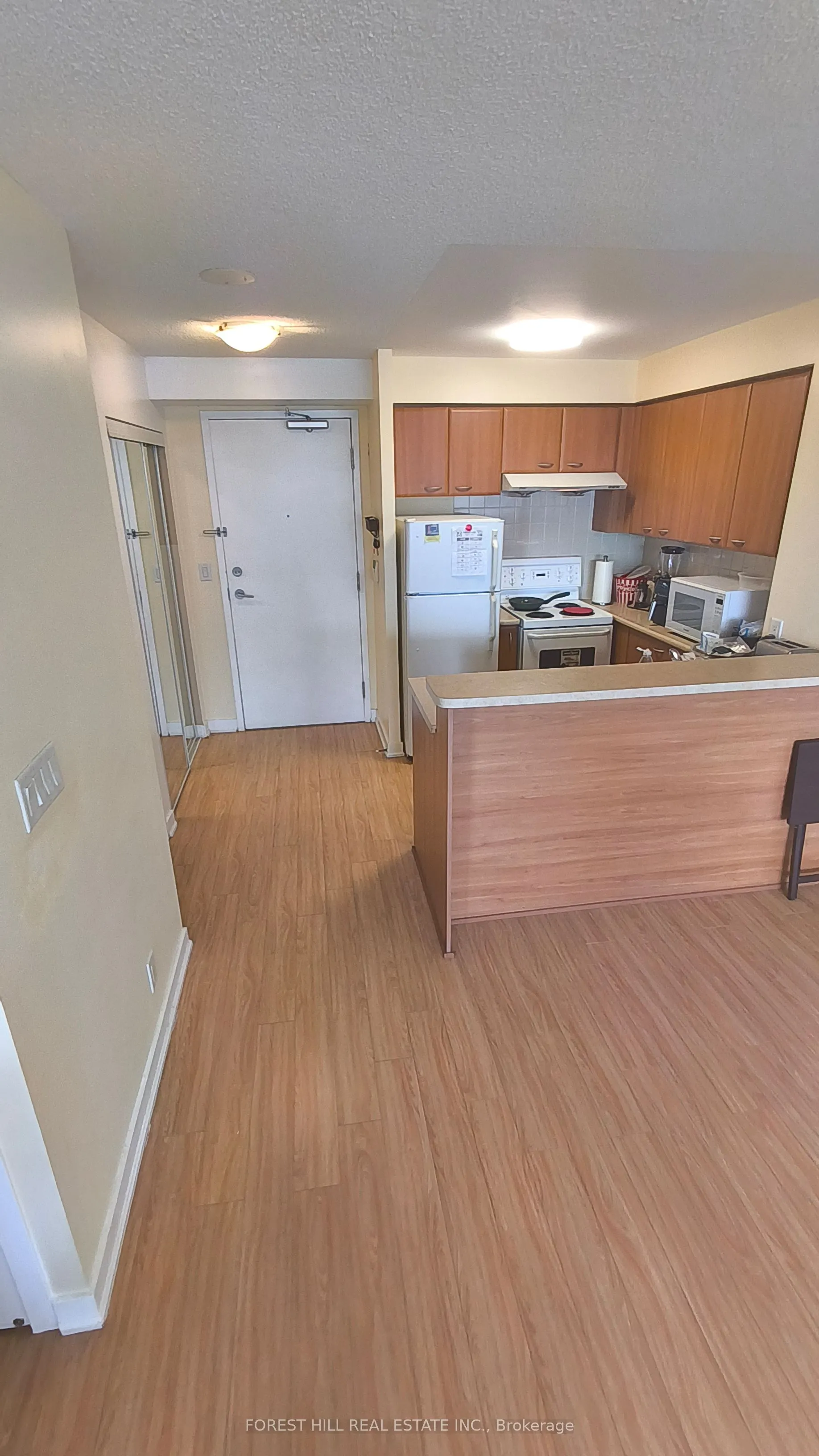 38 Lee Centre Drive, #808
