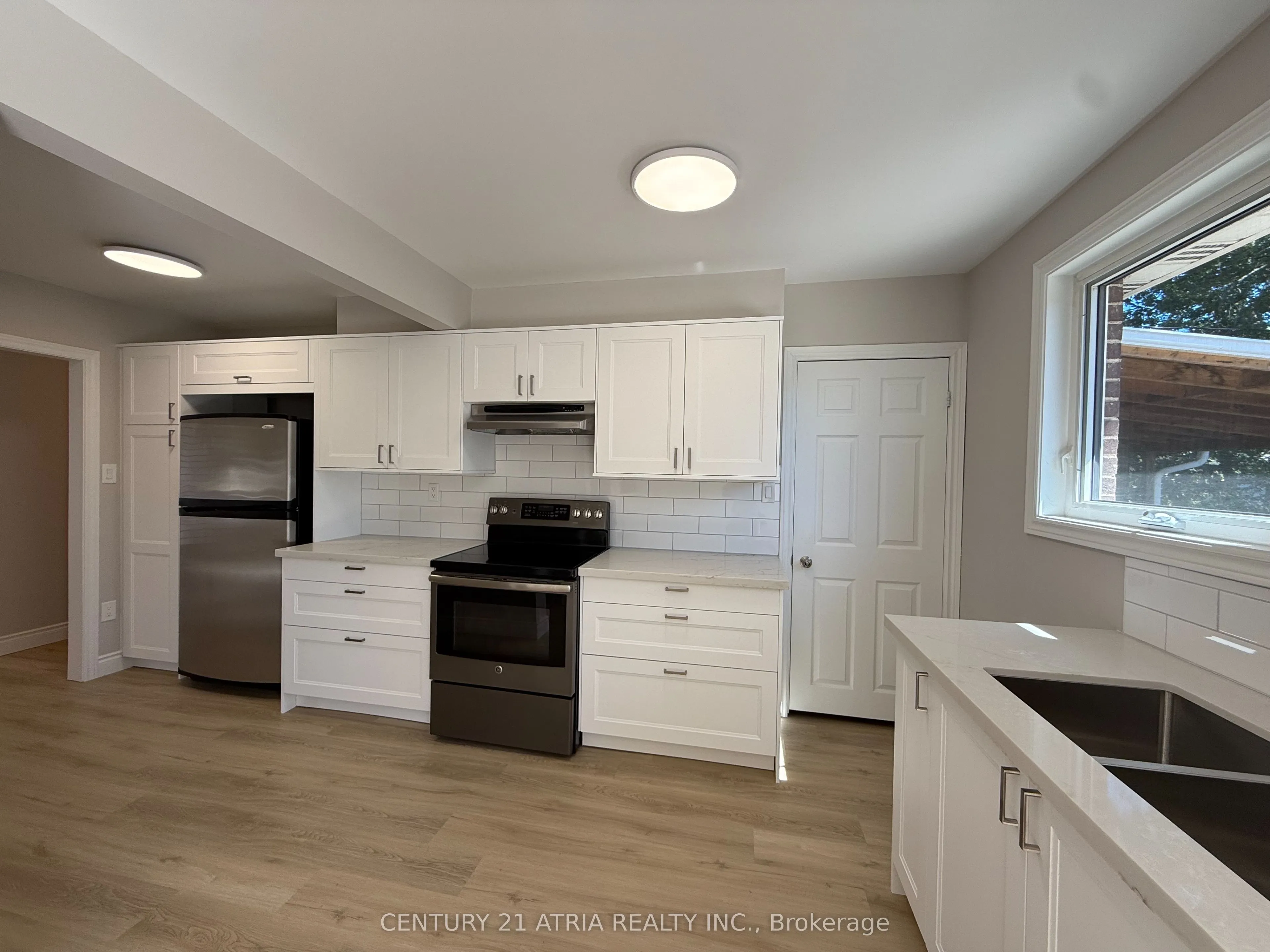 801 Krosno Boulevard, #Main