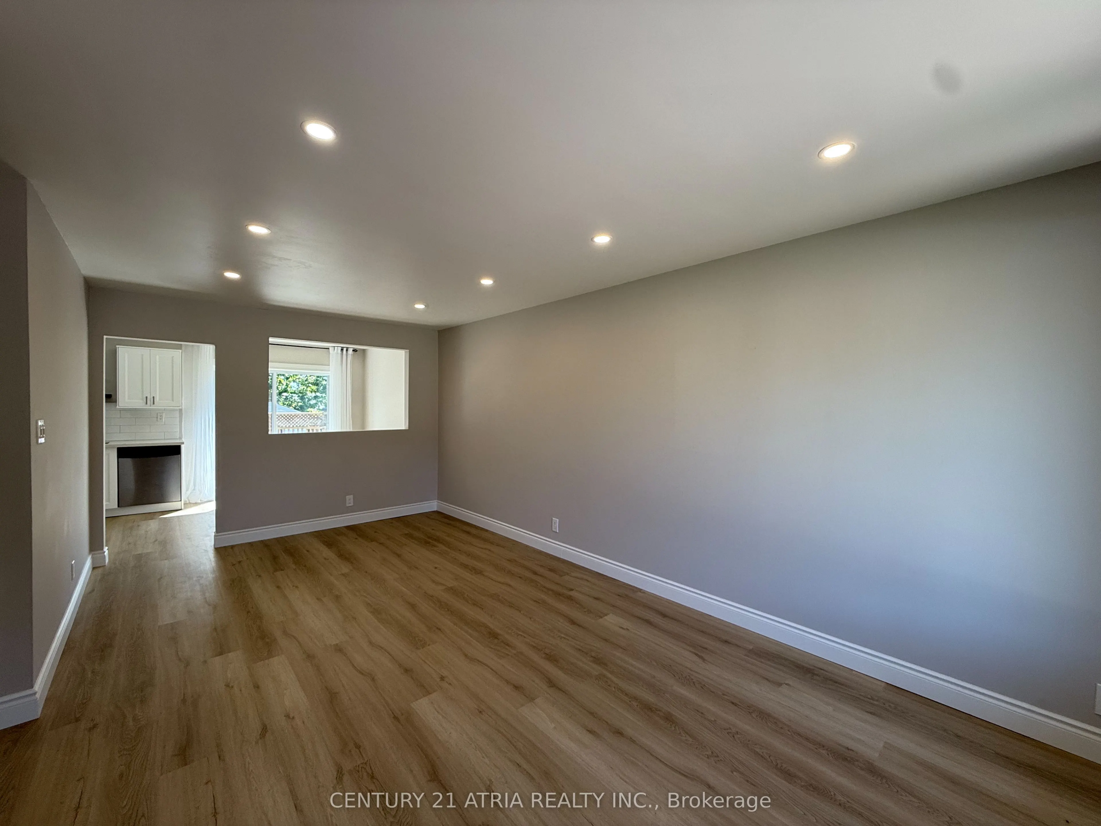 801 Krosno Boulevard, #Main