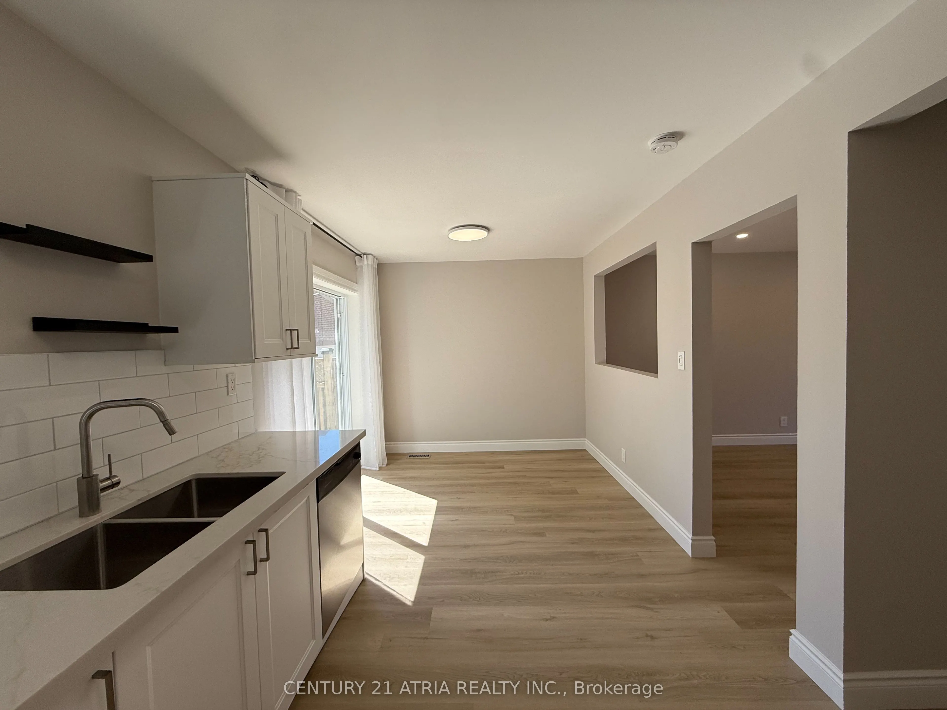 801 Krosno Boulevard, #Main