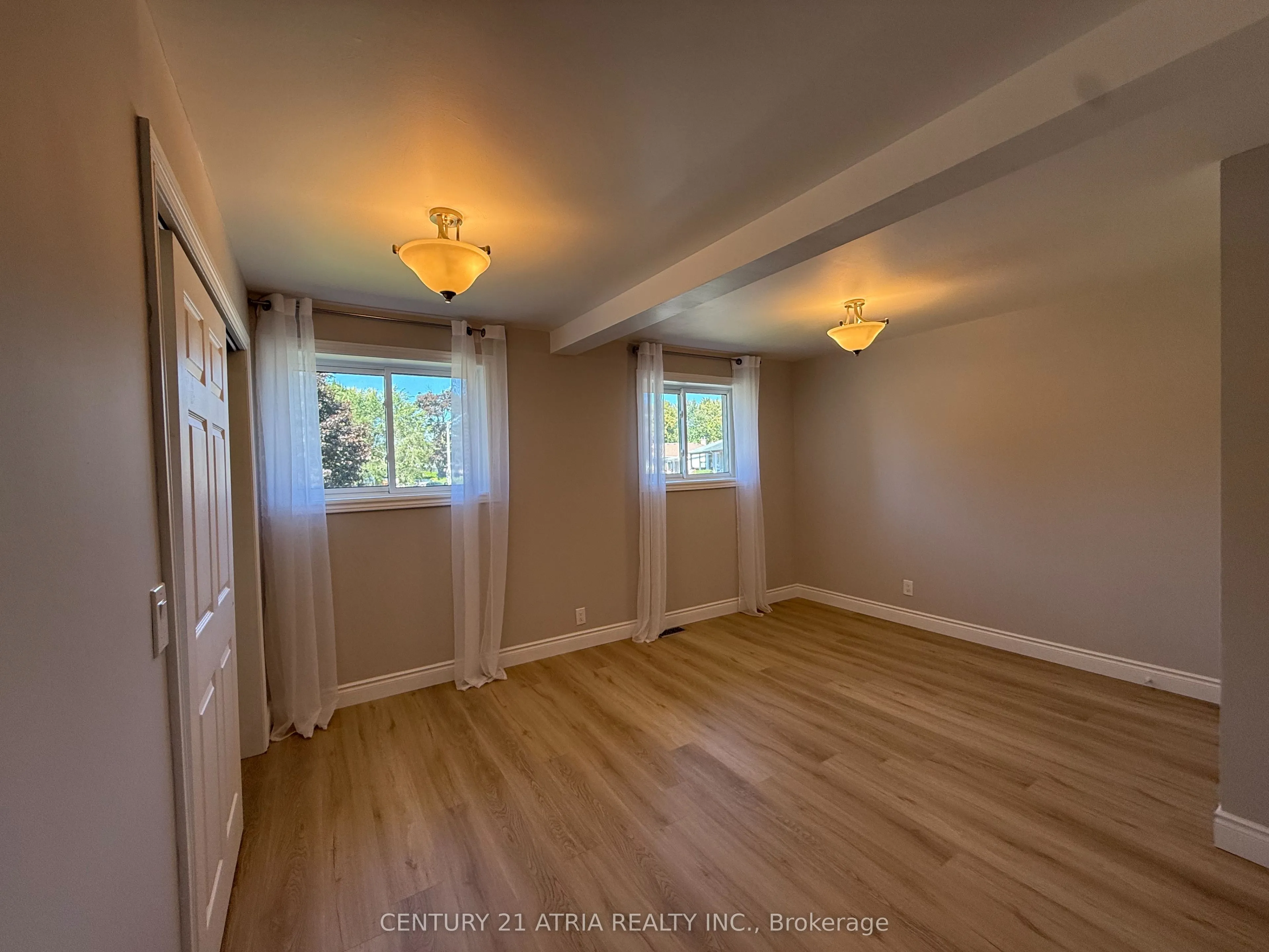 801 Krosno Boulevard, #Main