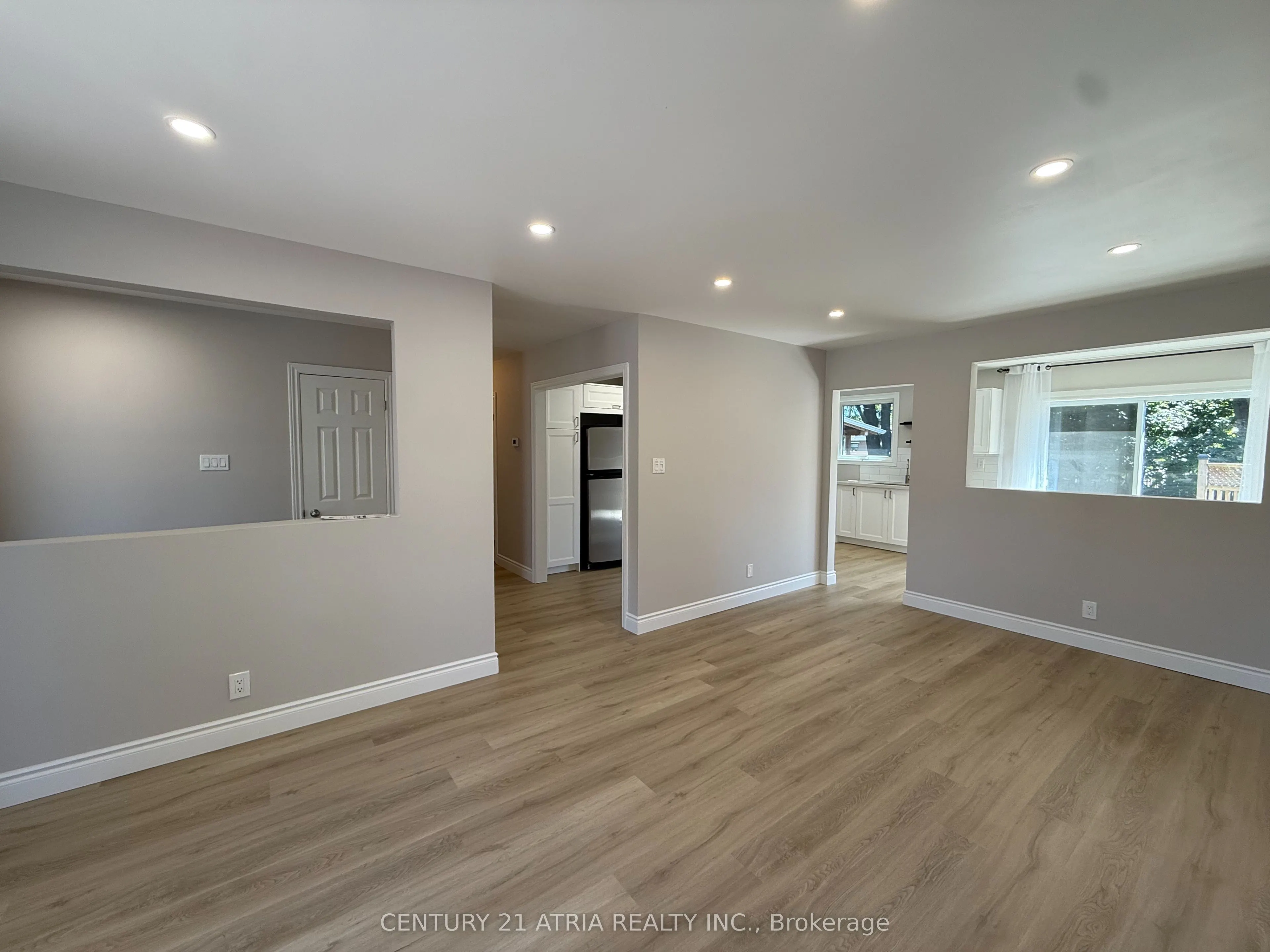 801 Krosno Boulevard, #Main