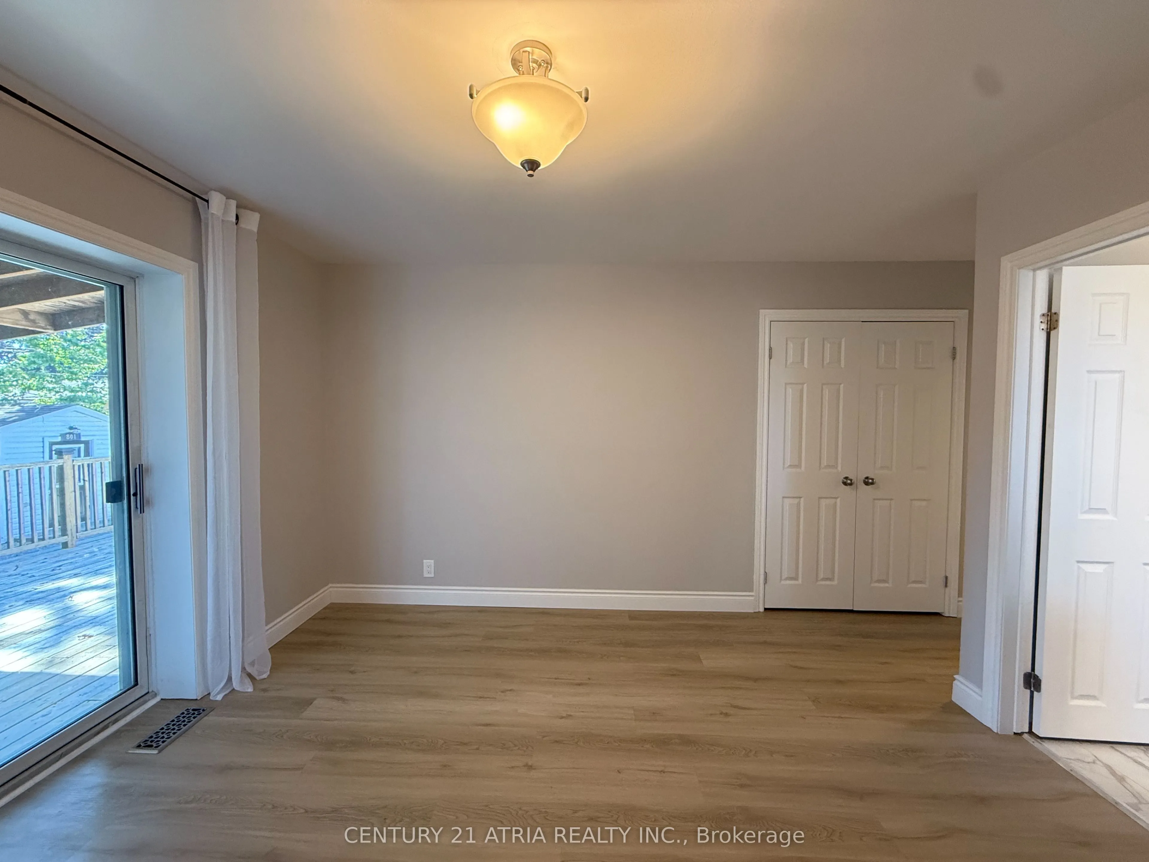 801 Krosno Boulevard, #Main