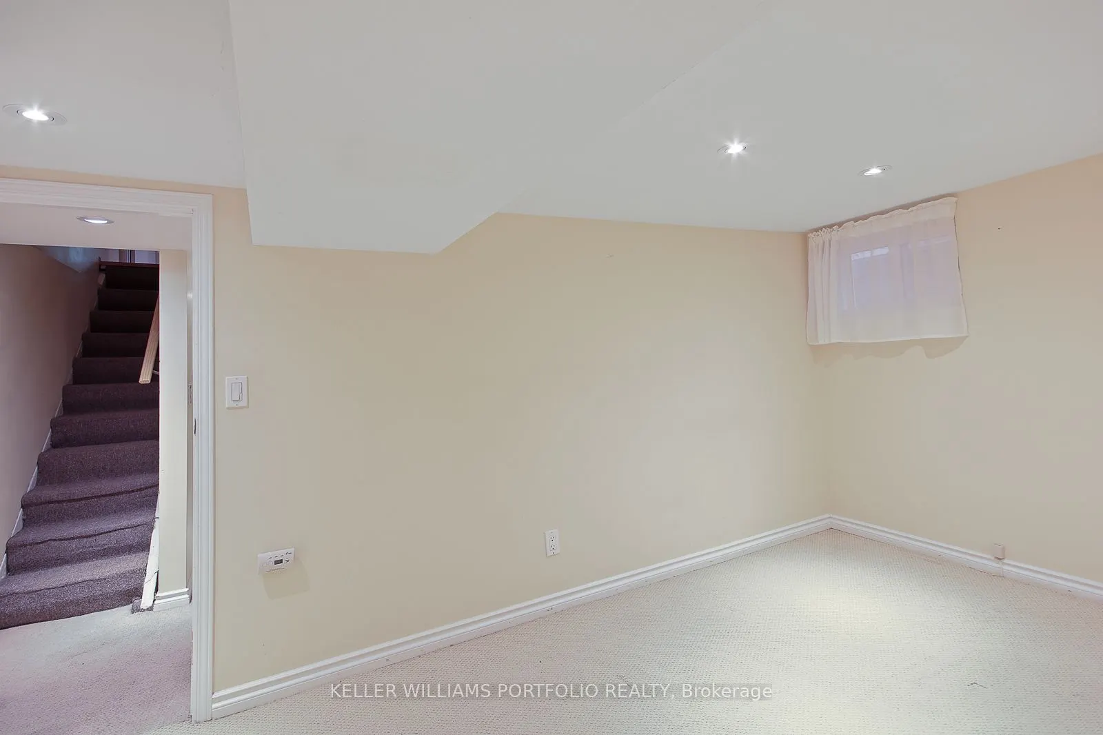 33 Barrington Avenue