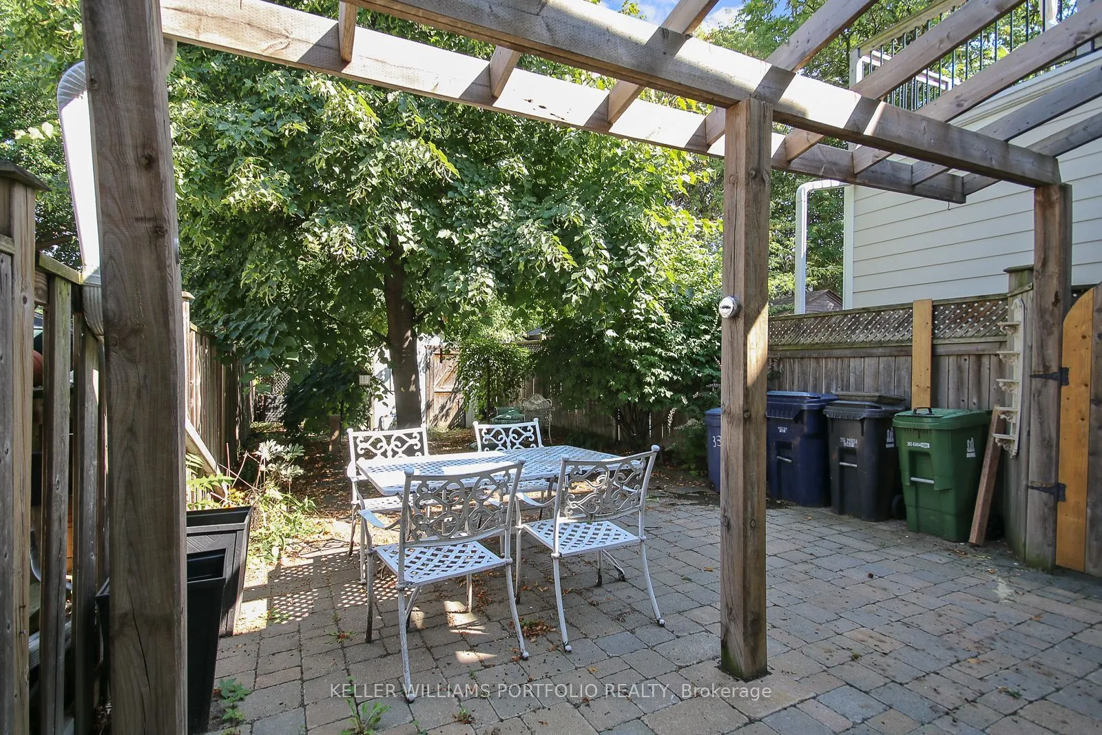 33 Barrington Avenue
