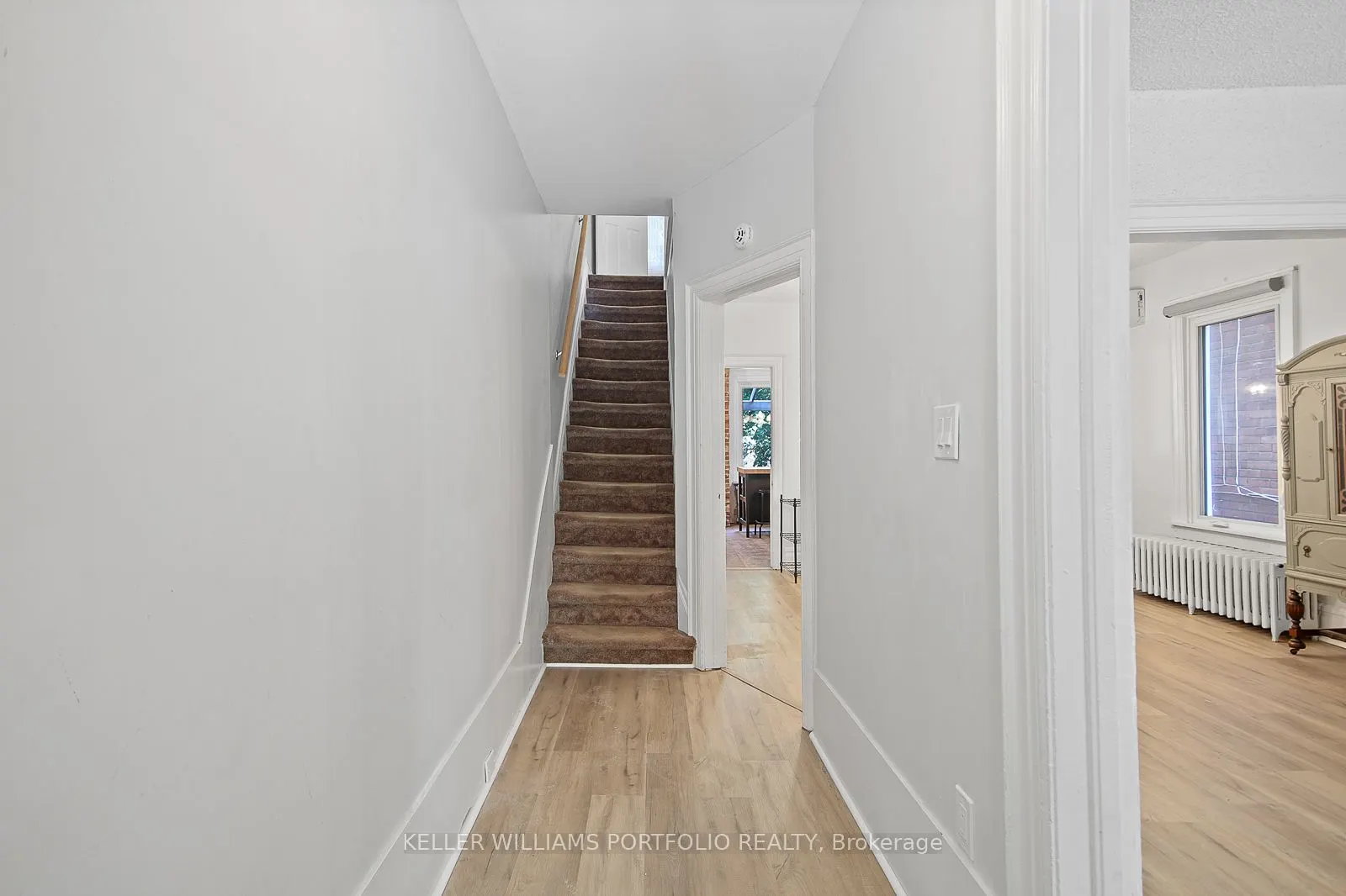 33 Barrington Avenue